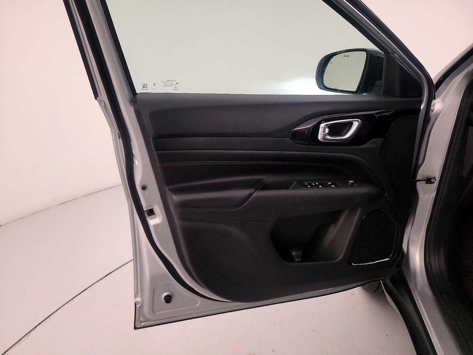 2025 Jeep Compass Trailhawk - Photo 13