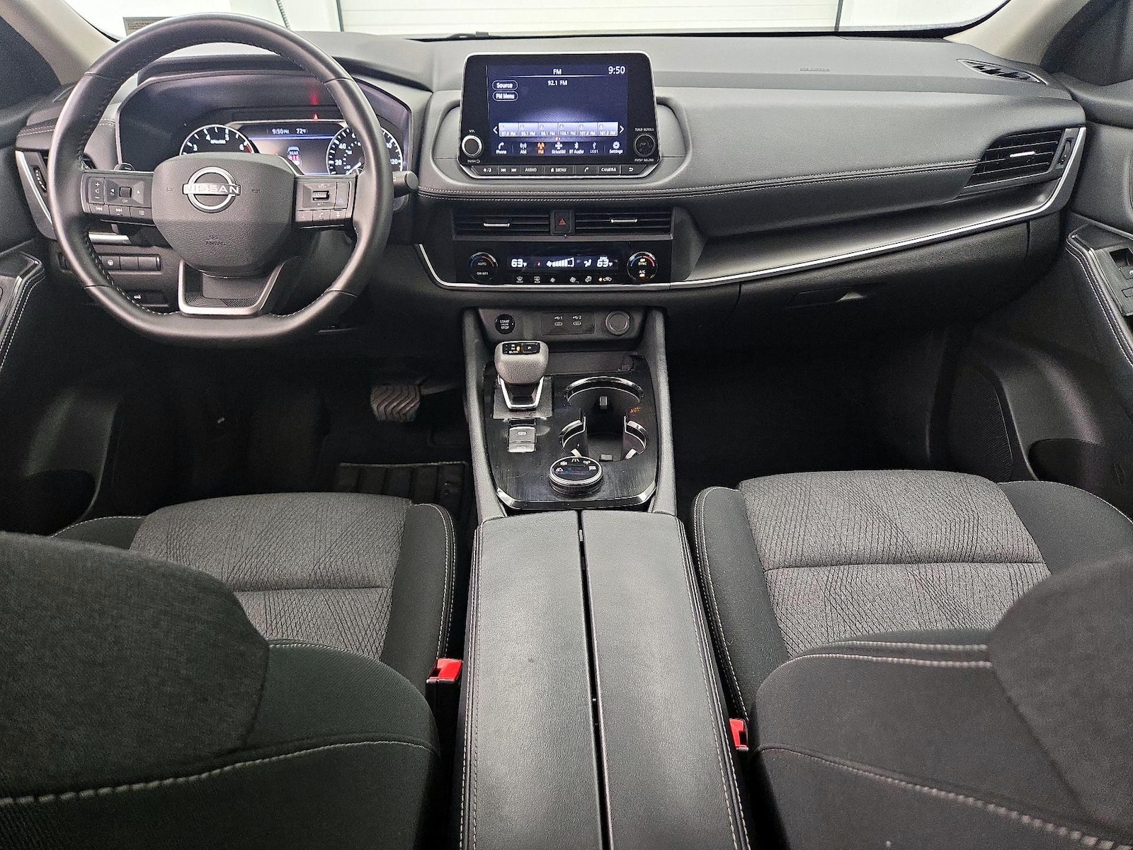 2025 Nissan Rogue SV - Photo 10