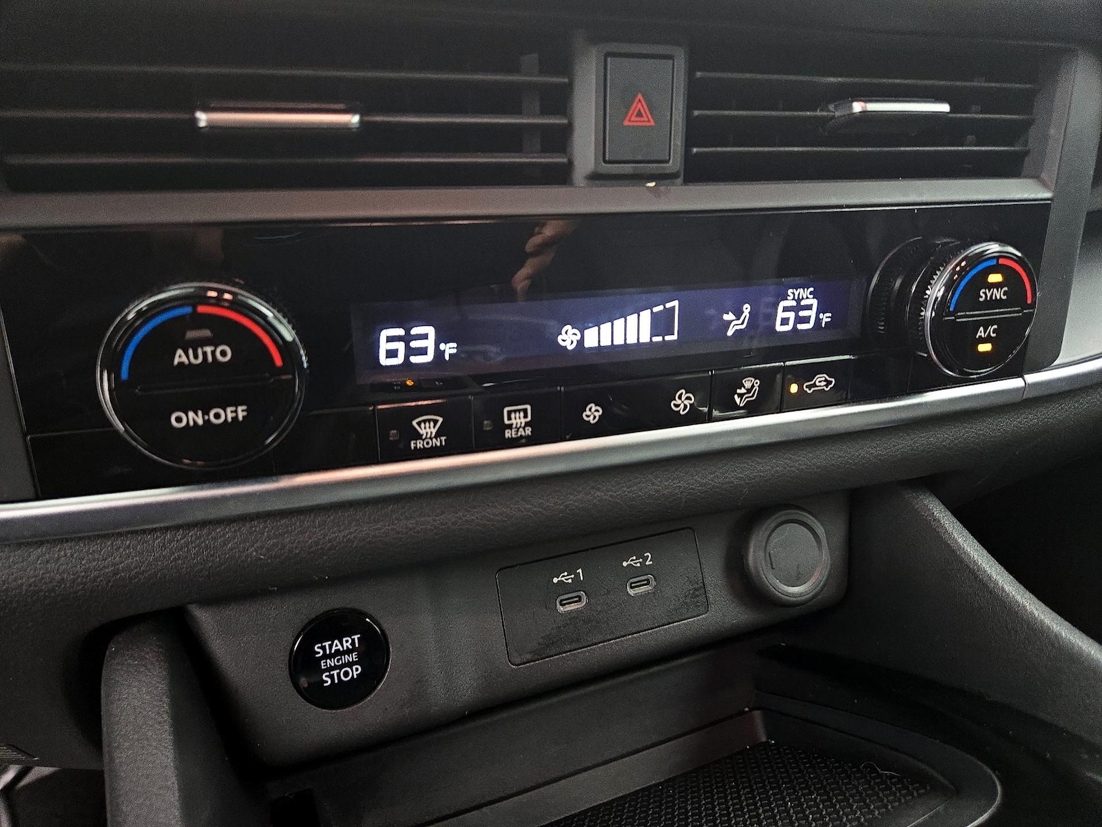 2025 Nissan Rogue SV - Photo 17