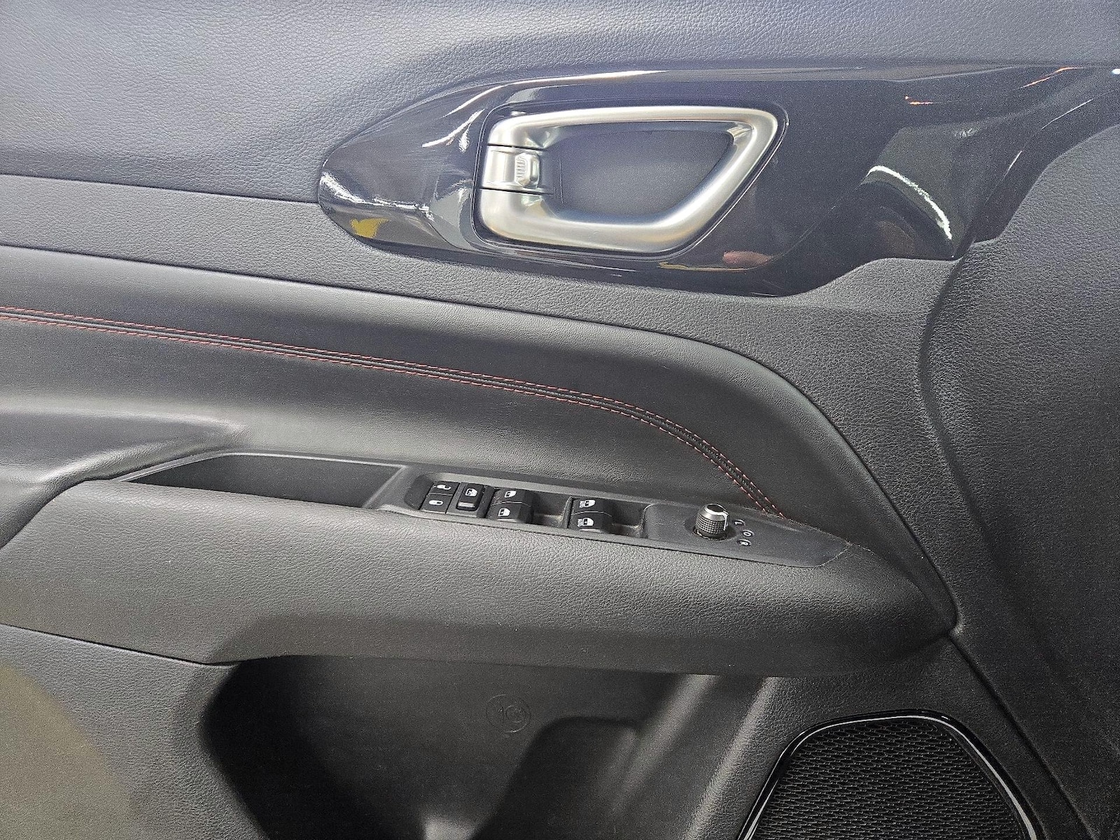 2025 Jeep Compass Trailhawk - Photo 13