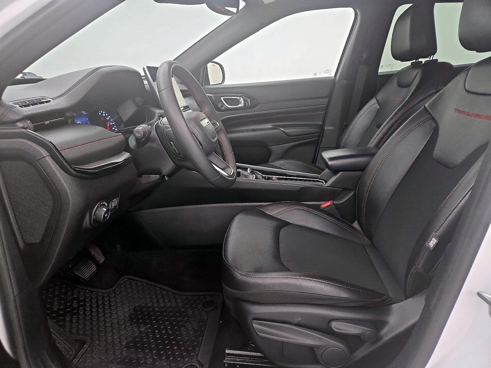2025 Jeep Compass Trailhawk - Photo 12