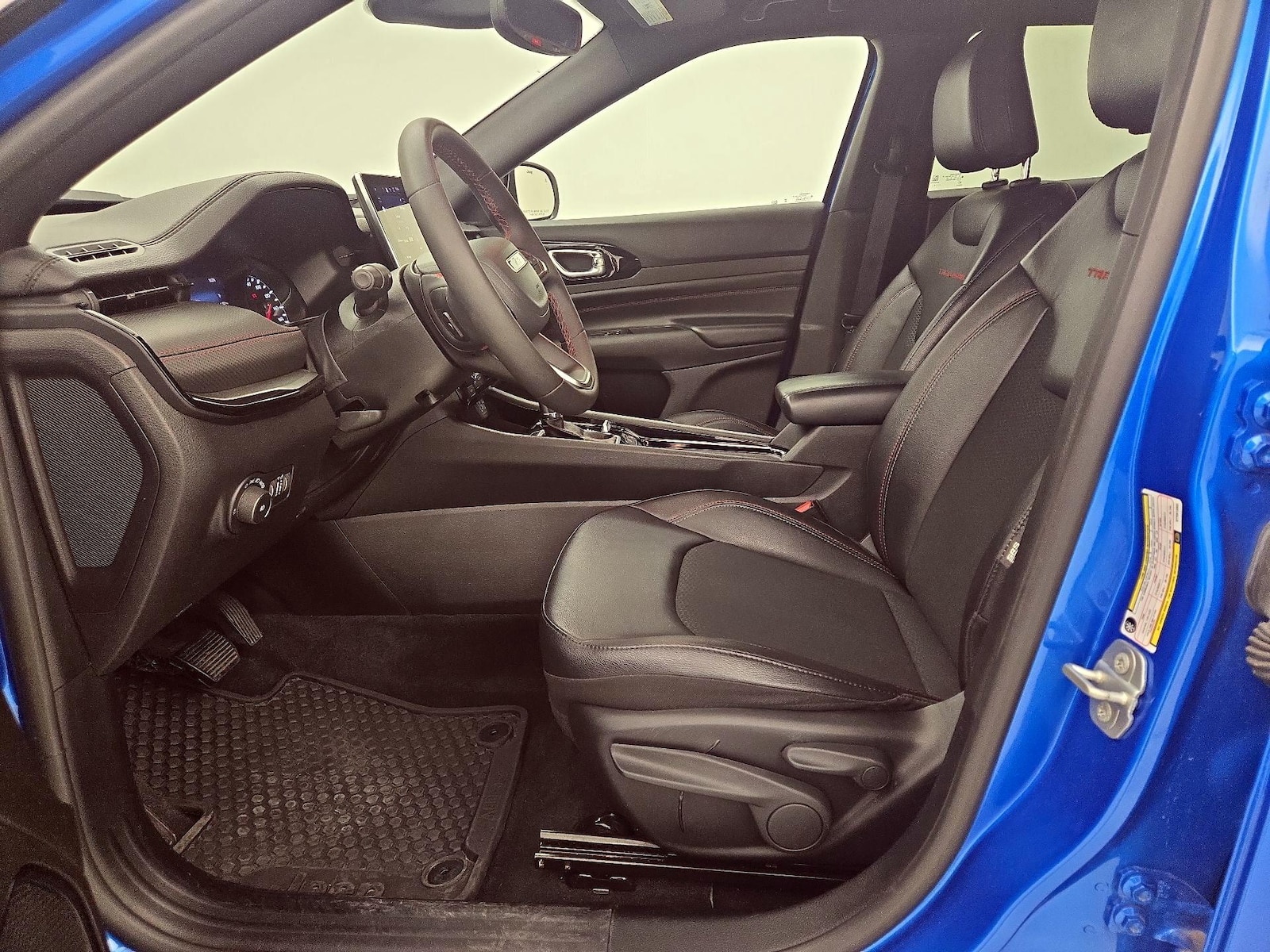 2025 Jeep Compass Trailhawk - Photo 12