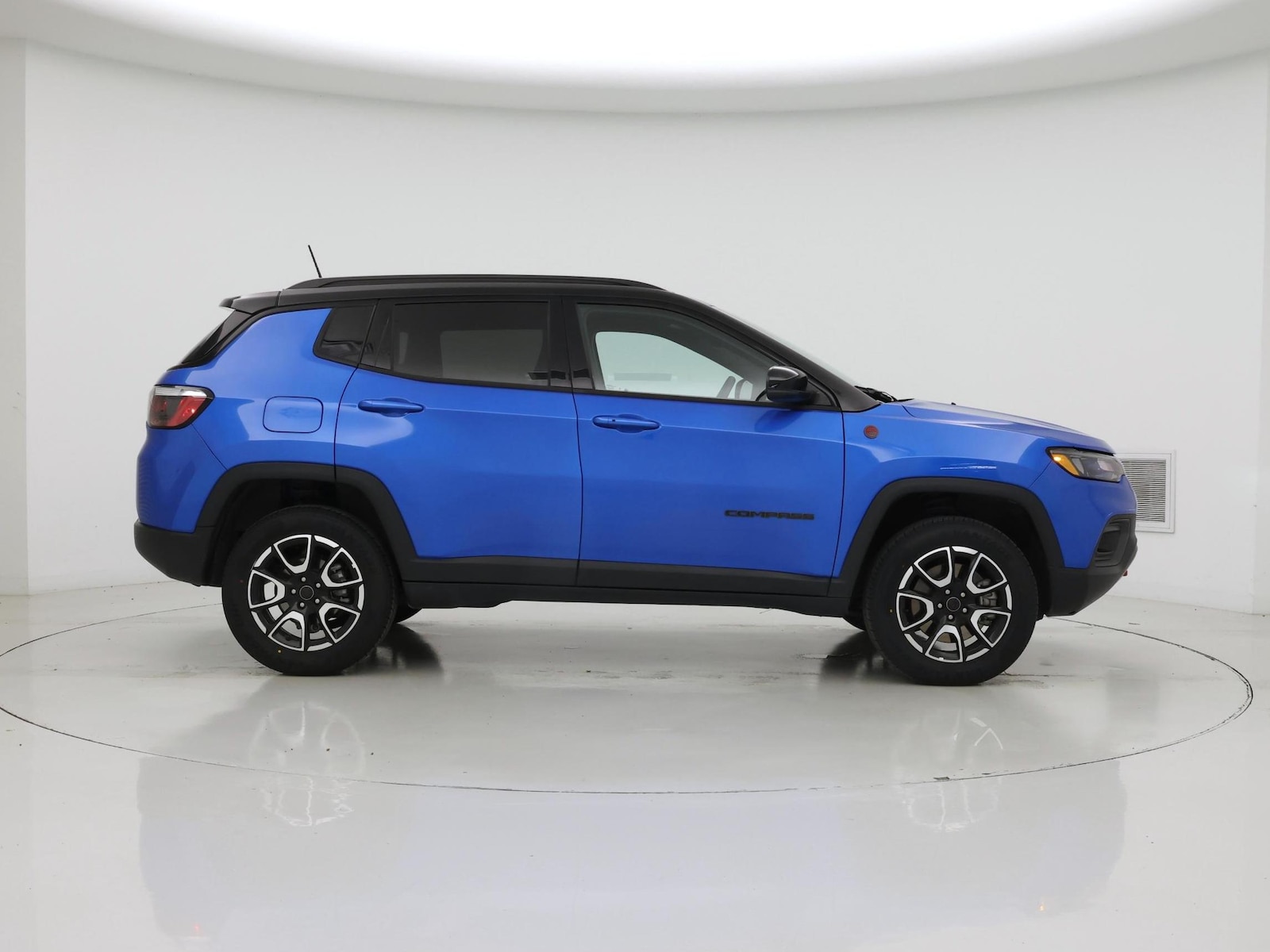 2025 Jeep Compass Trailhawk - Photo 8