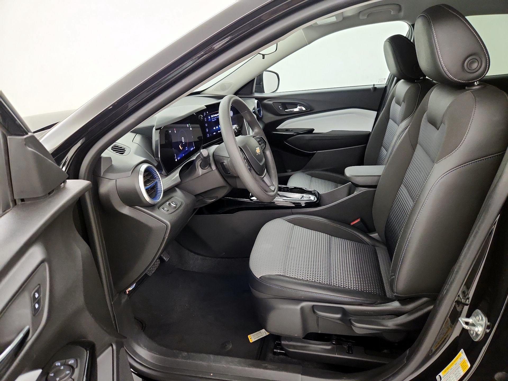 Thumbnail: 2025 Chevrolet Trax - 11