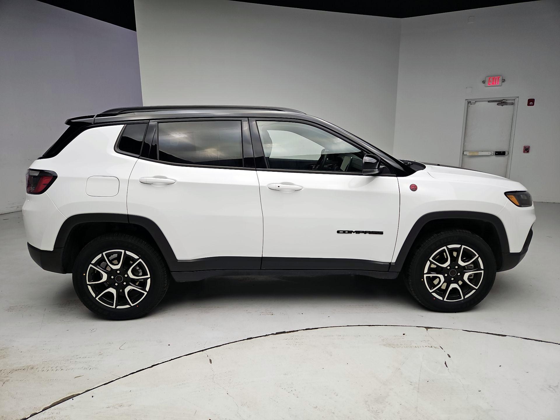 Thumbnail: 2025 Jeep Compass - 4