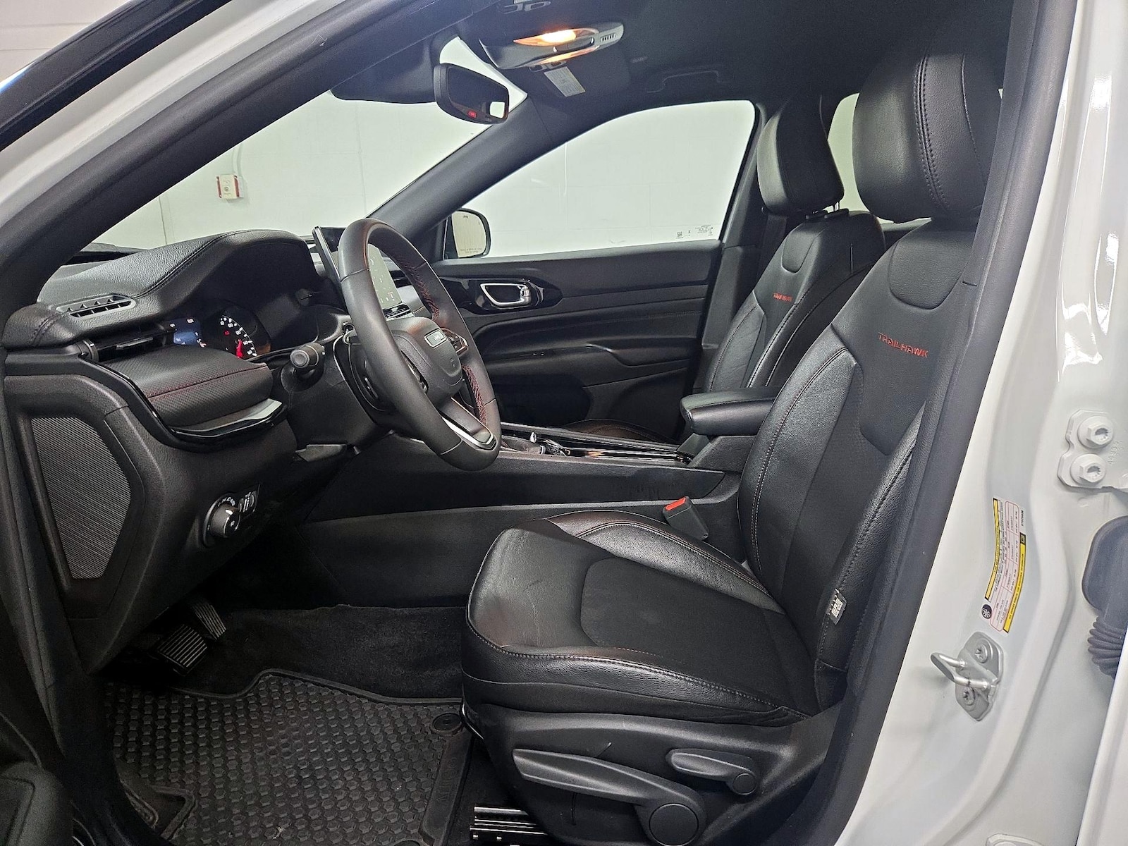 2025 Jeep Compass Trailhawk - Photo 12