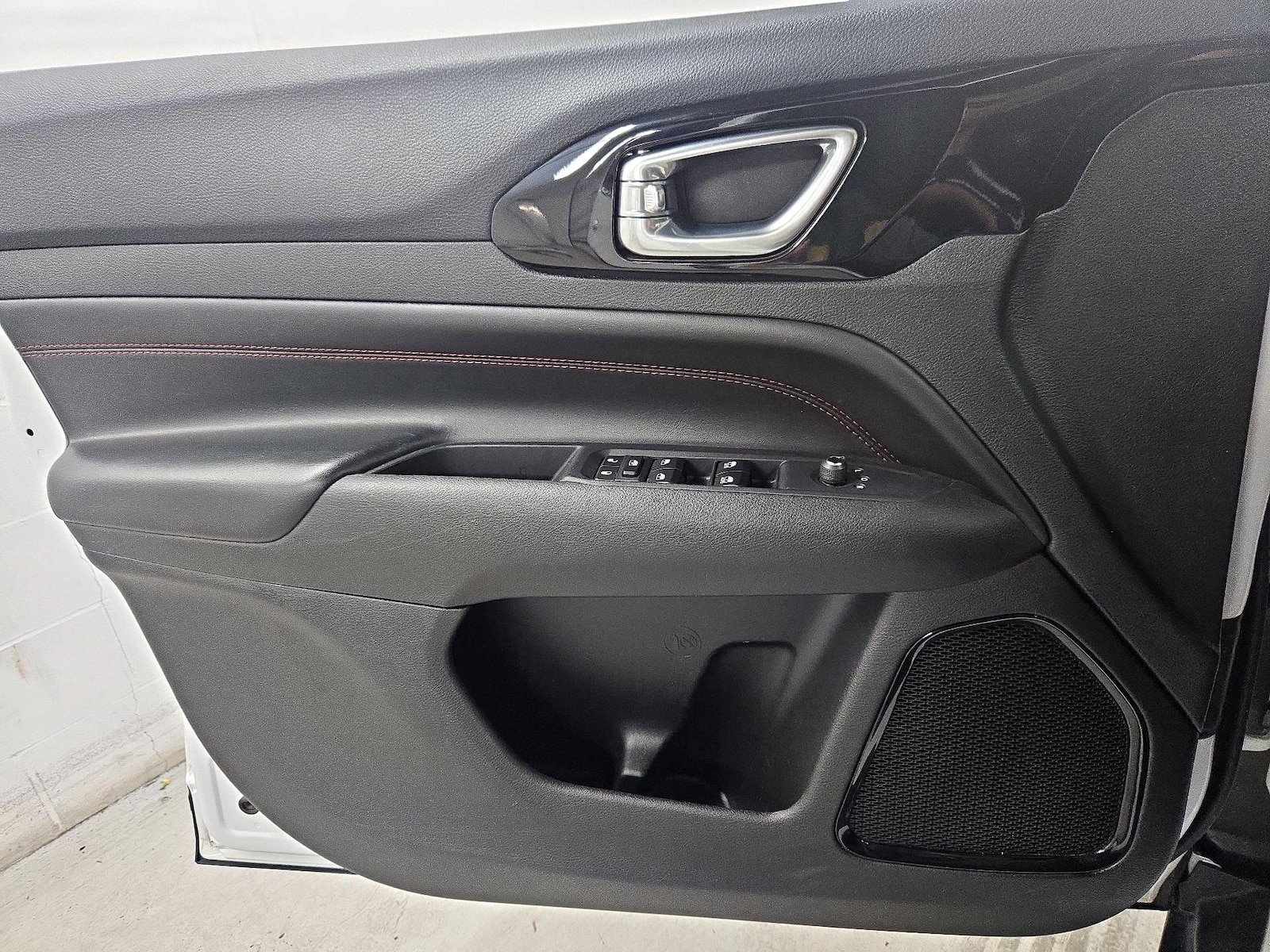 2025 Jeep Compass Trailhawk - Photo 13