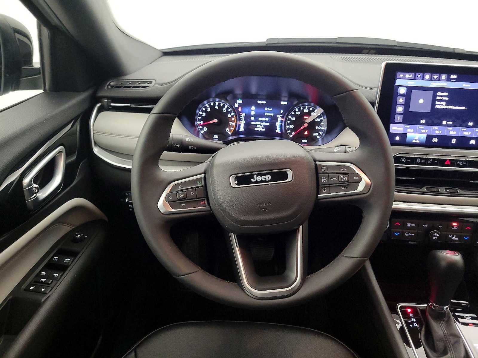 2025 Jeep Compass Limited - Photo 11