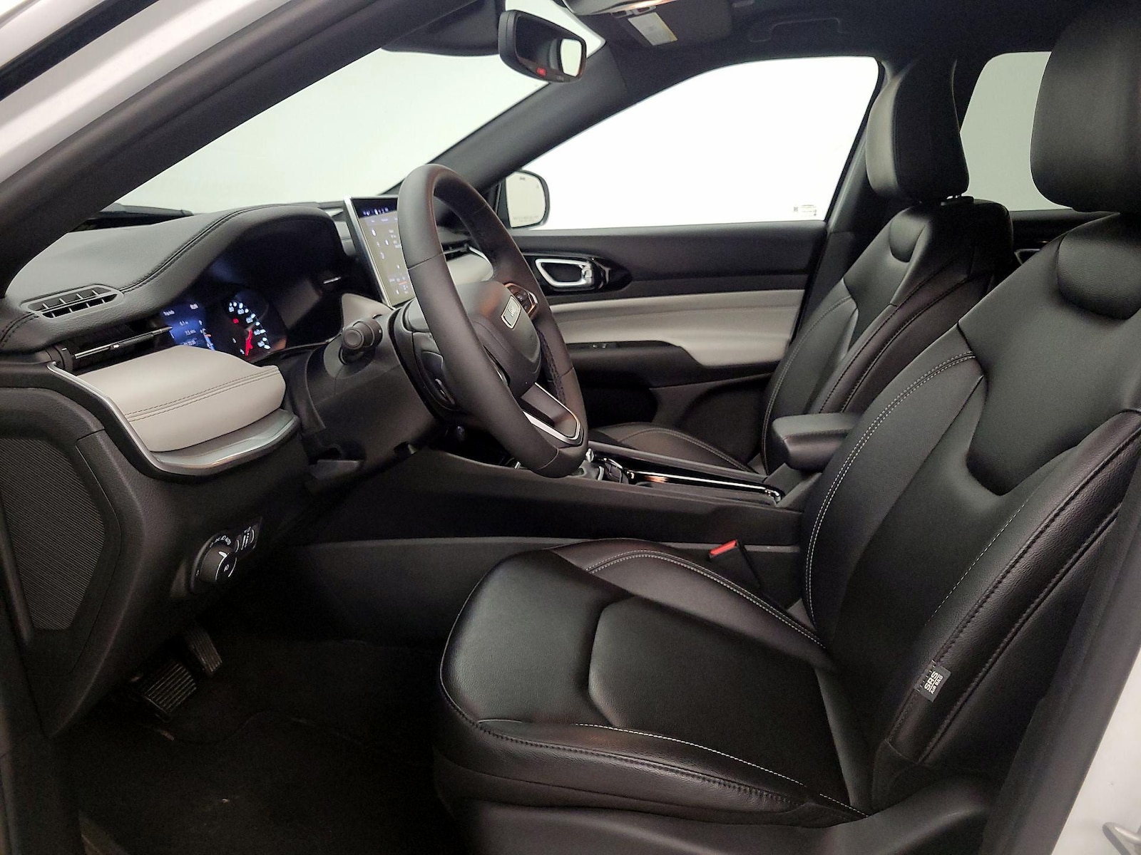 2025 Jeep Compass Limited - Photo 12