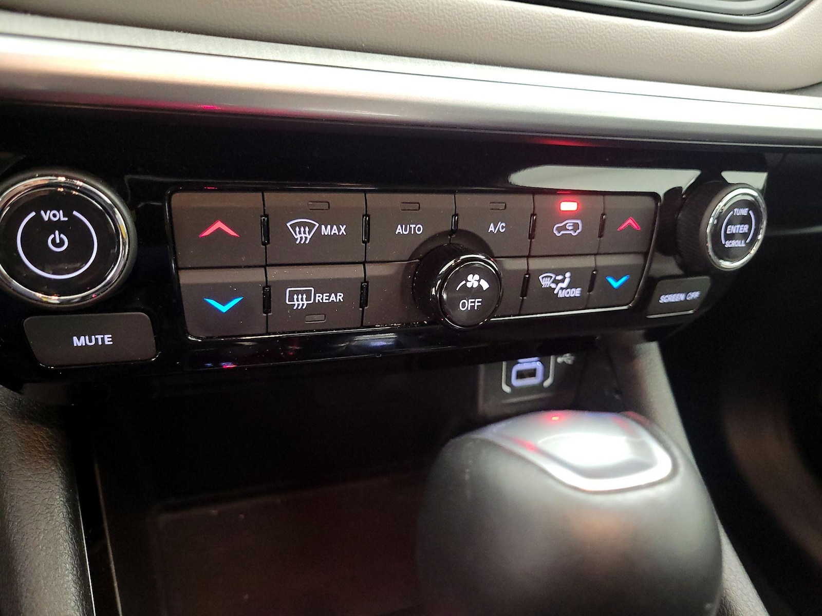 2025 Jeep Compass Limited - Photo 17