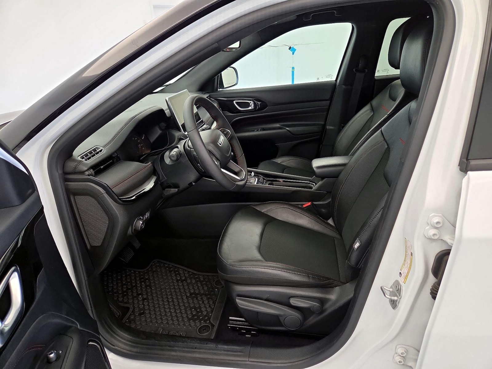 2025 Jeep Compass Trailhawk - Photo 12