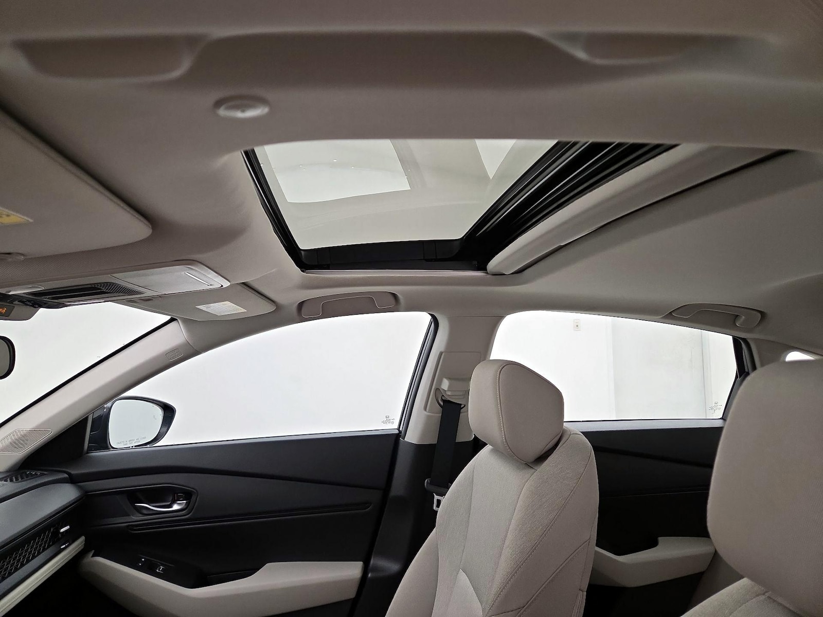 Sunroof(s) & Overhead Airbags