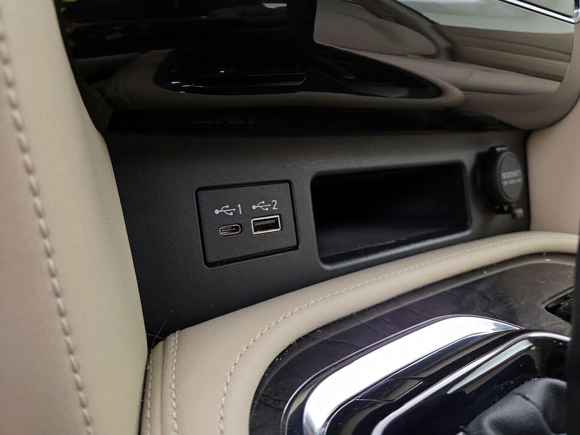 Thumbnail: 2021 INFINITI QX80 - 19