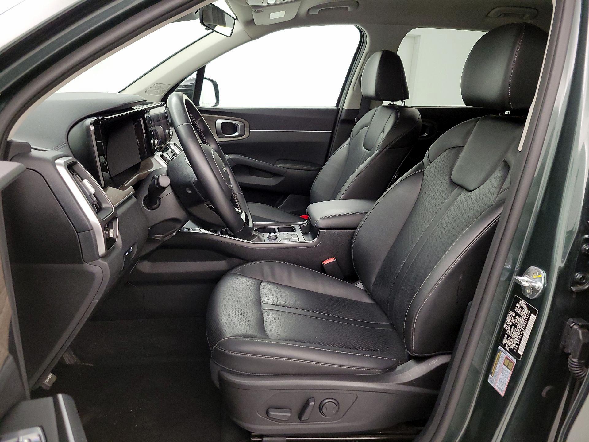 Thumbnail: 2022 Kia Sorento - 11