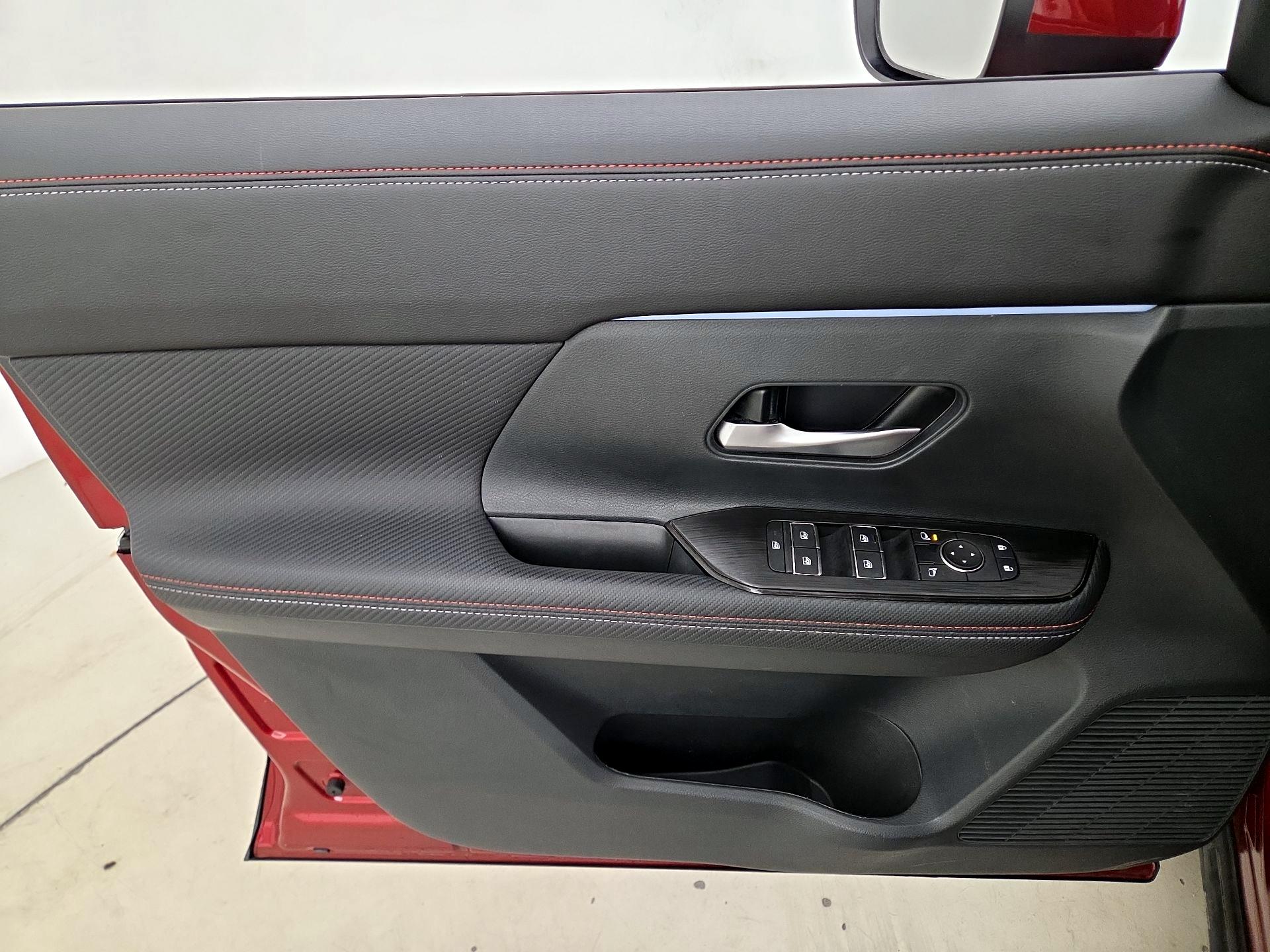 Thumbnail: 2025 Nissan Kicks - 12