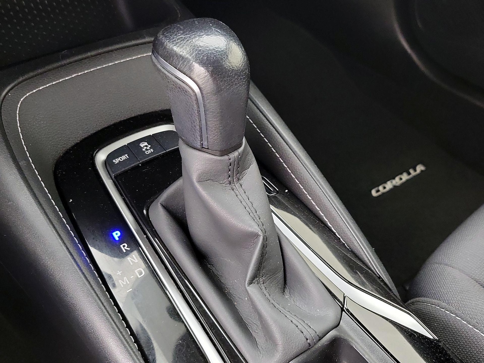 2022 Toyota Corolla Hatchback SE - Photo 18