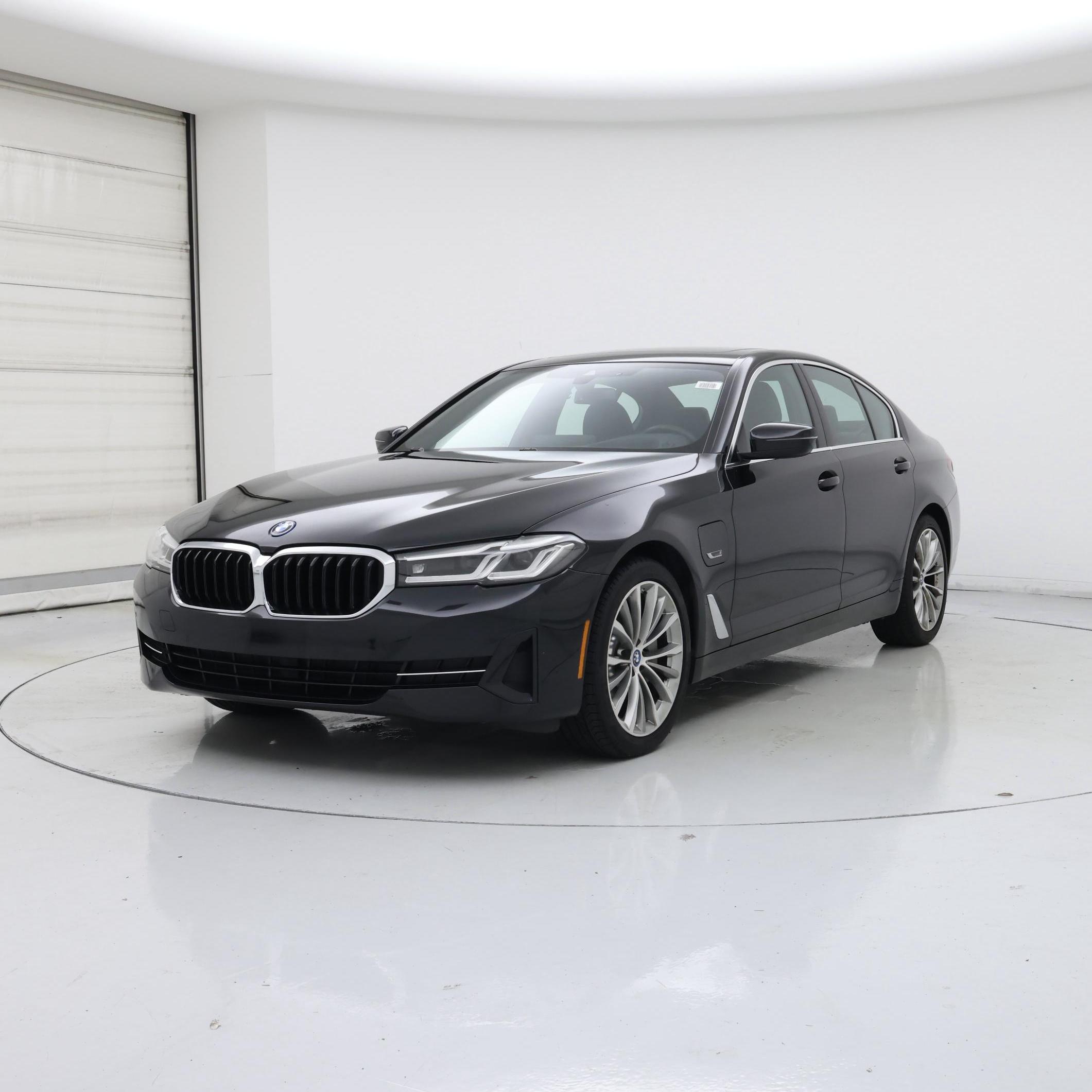 Thumbnail: 2023 BMW 5 Series - 4
