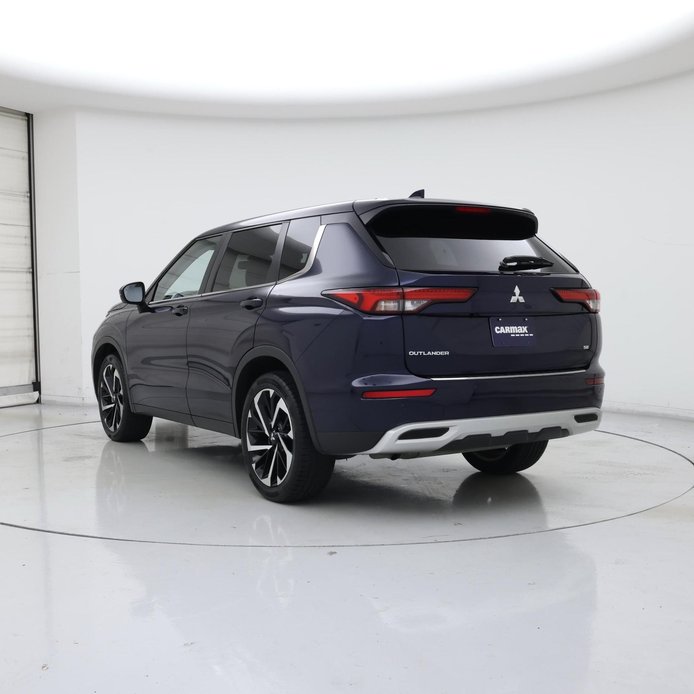 Thumbnail: 2024 Mitsubishi Outlander - 2