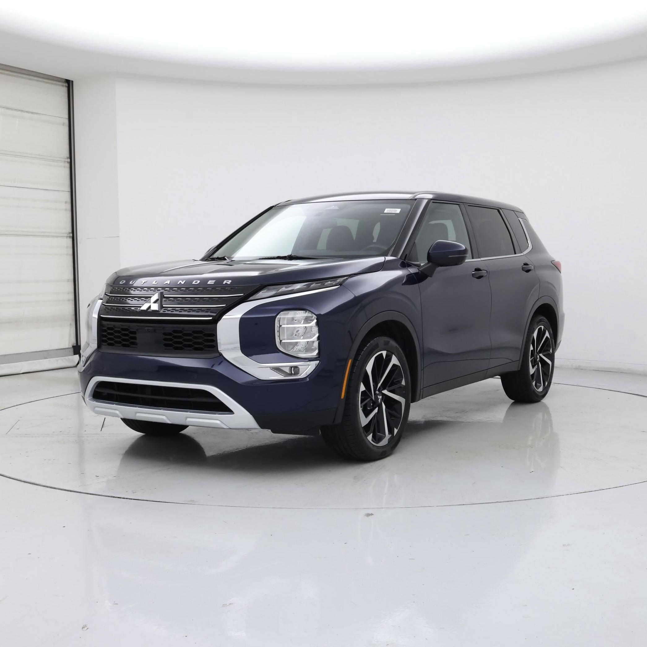 Thumbnail: 2024 Mitsubishi Outlander - 4