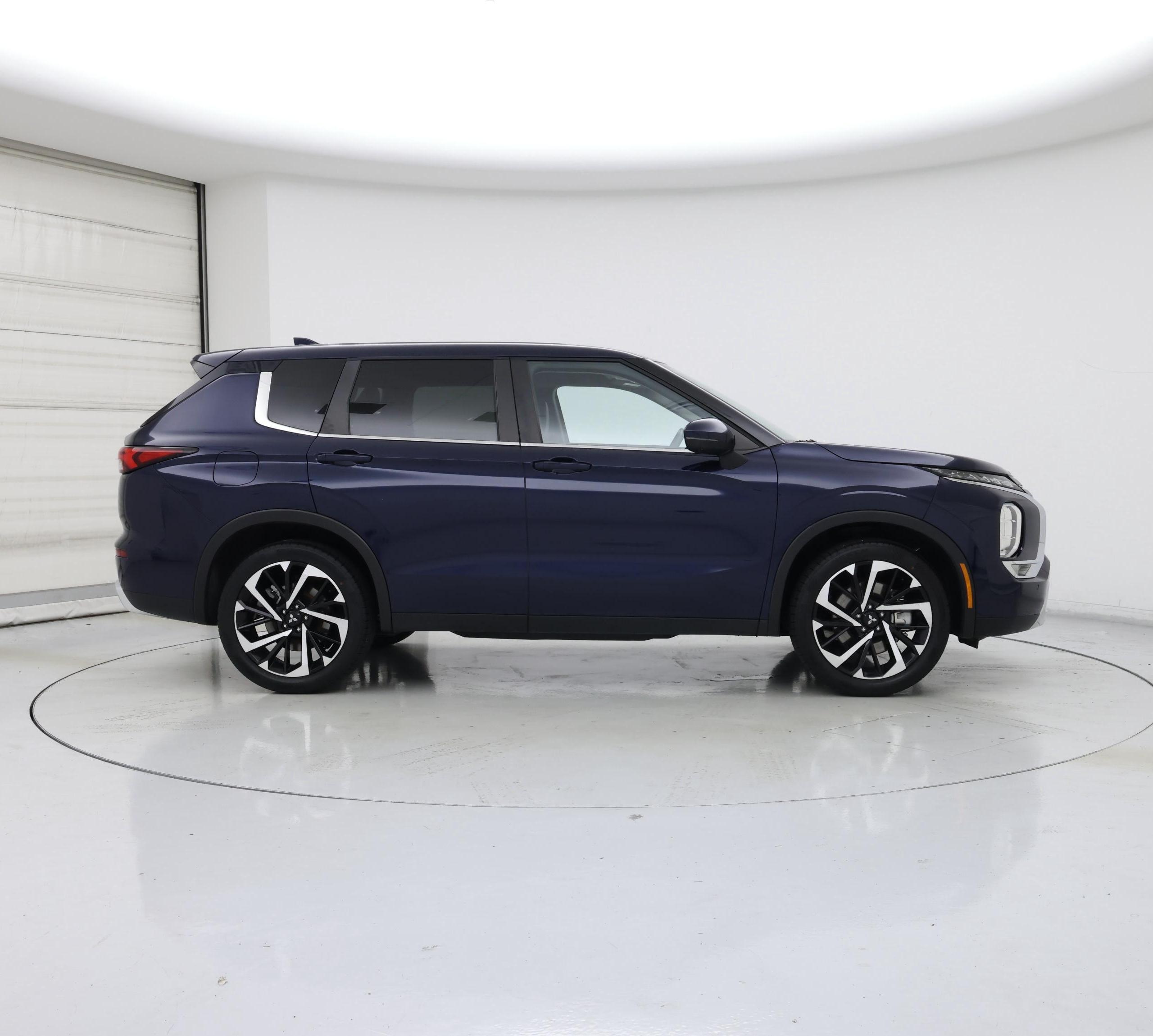 Thumbnail: 2024 Mitsubishi Outlander - 7