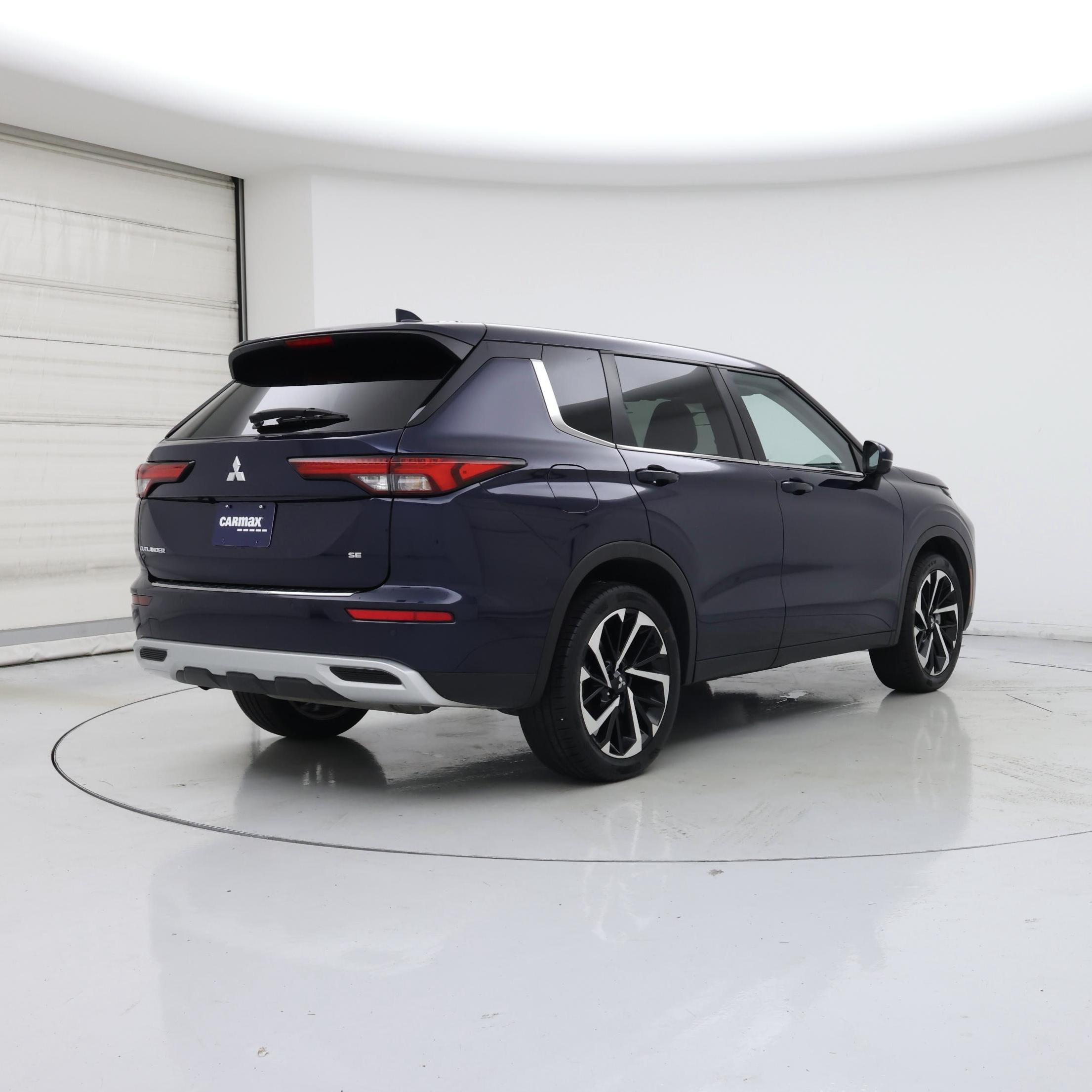 Thumbnail: 2024 Mitsubishi Outlander - 8