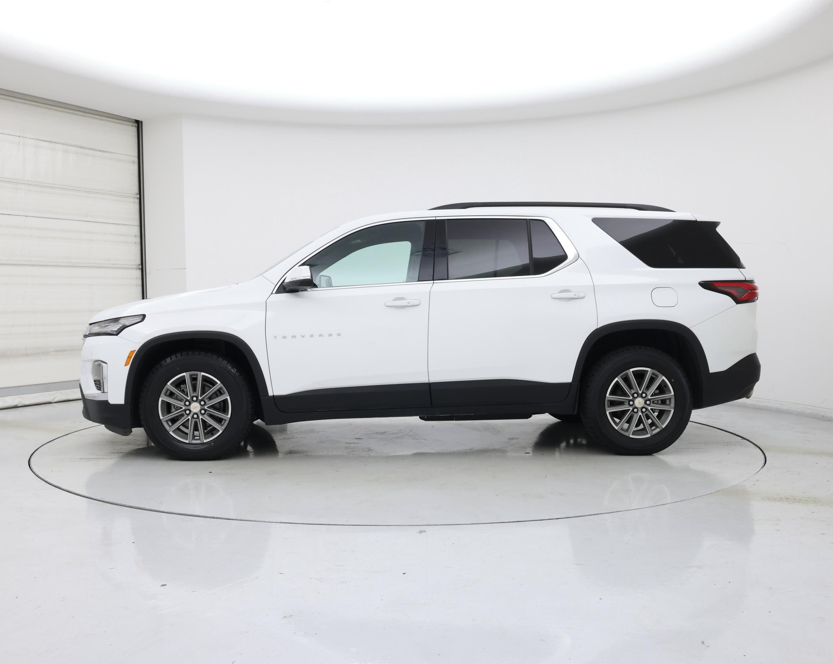 Thumbnail: 2023 Chevrolet Traverse - 3