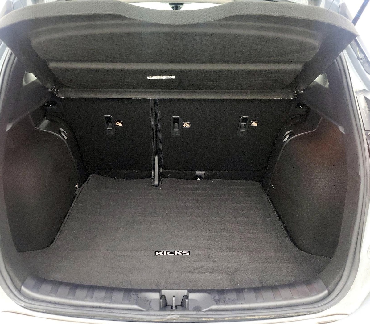 Trunk/Cargo (Seats Up)