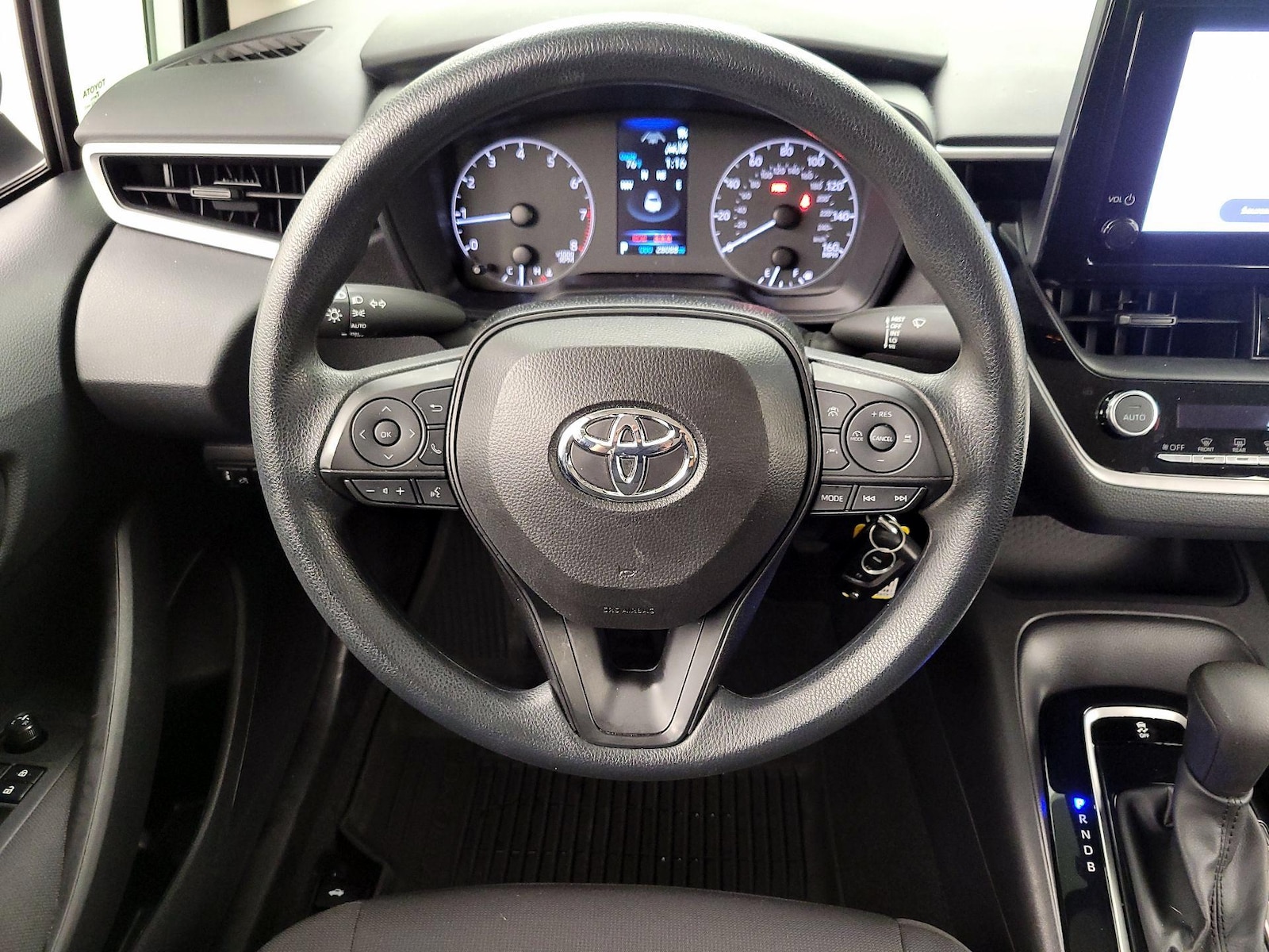 2024 Toyota Corolla LE - Photo 11