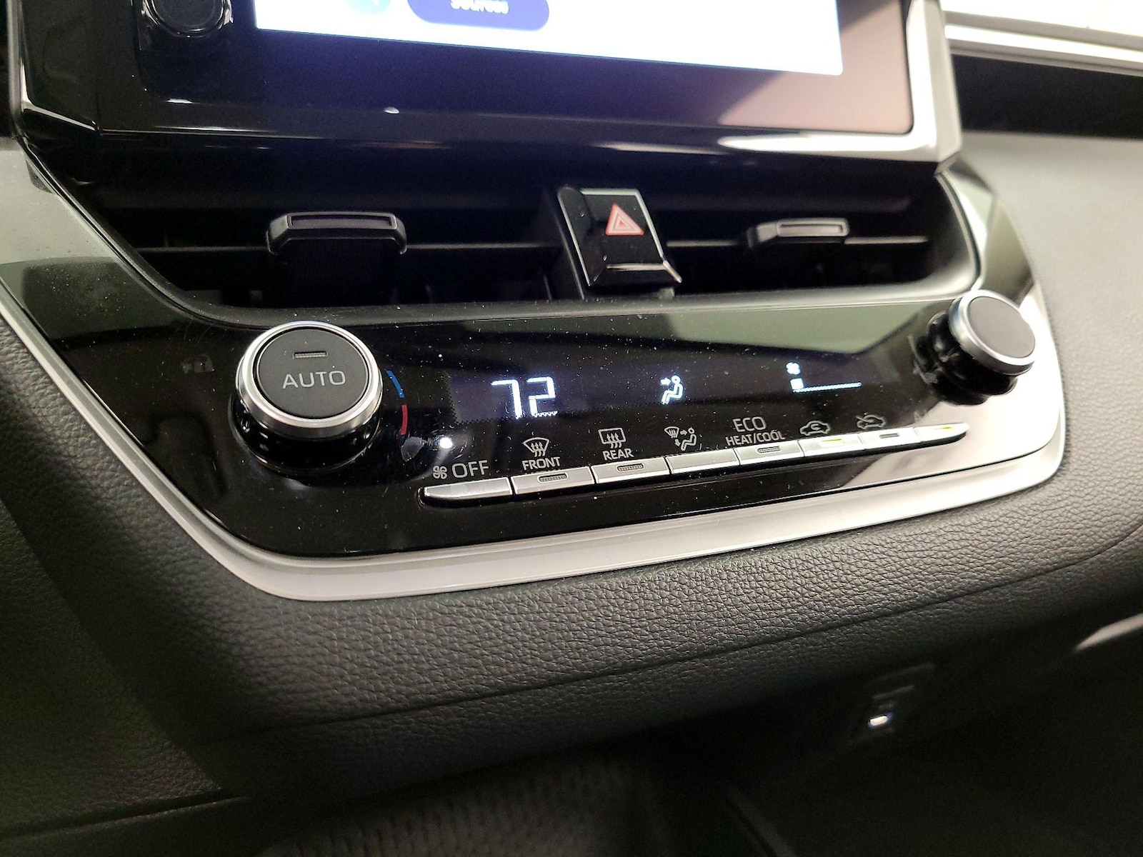2024 Toyota Corolla LE - Photo 17