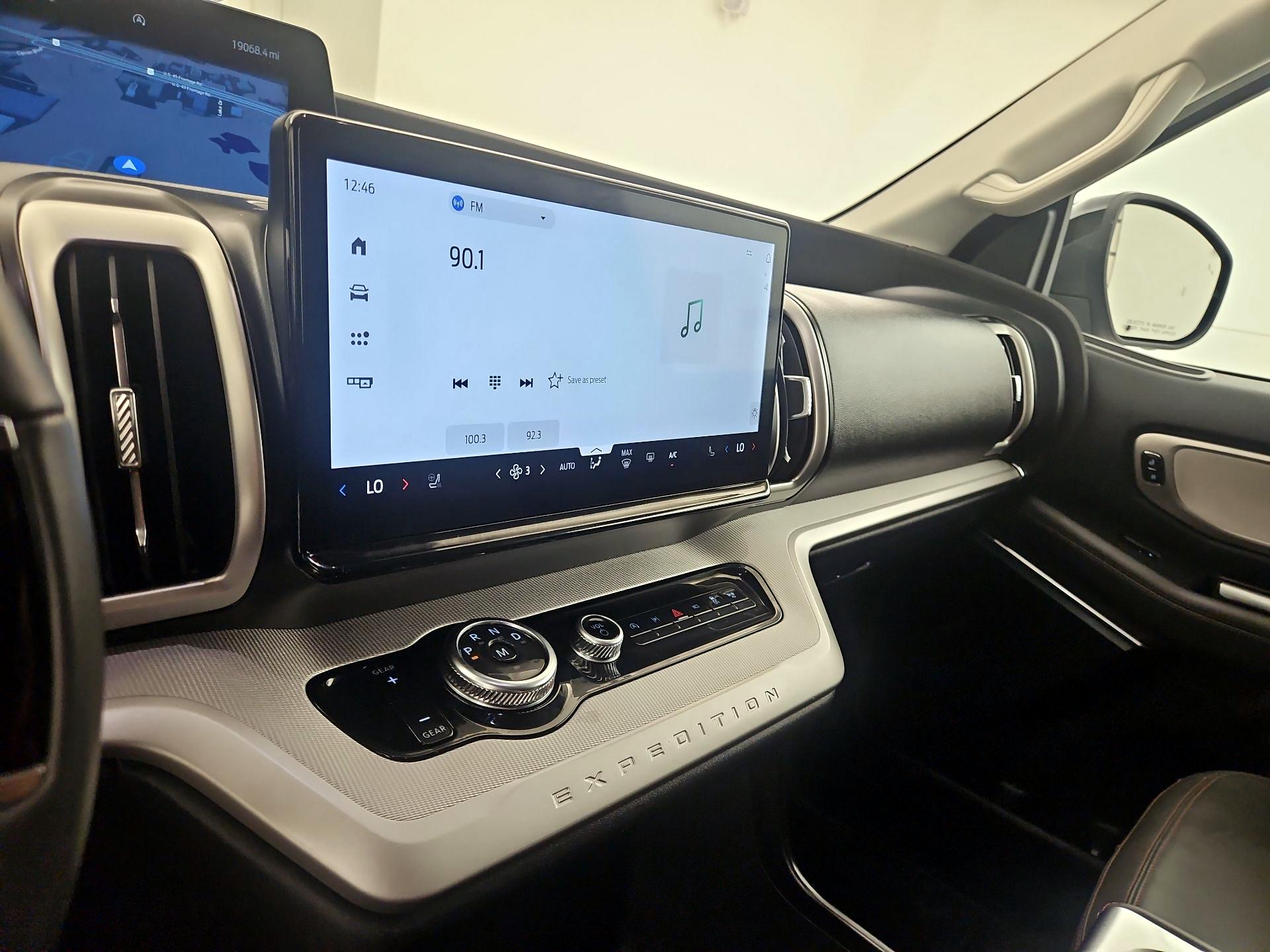 Thumbnail: 2025 Ford Expedition MAX - 16