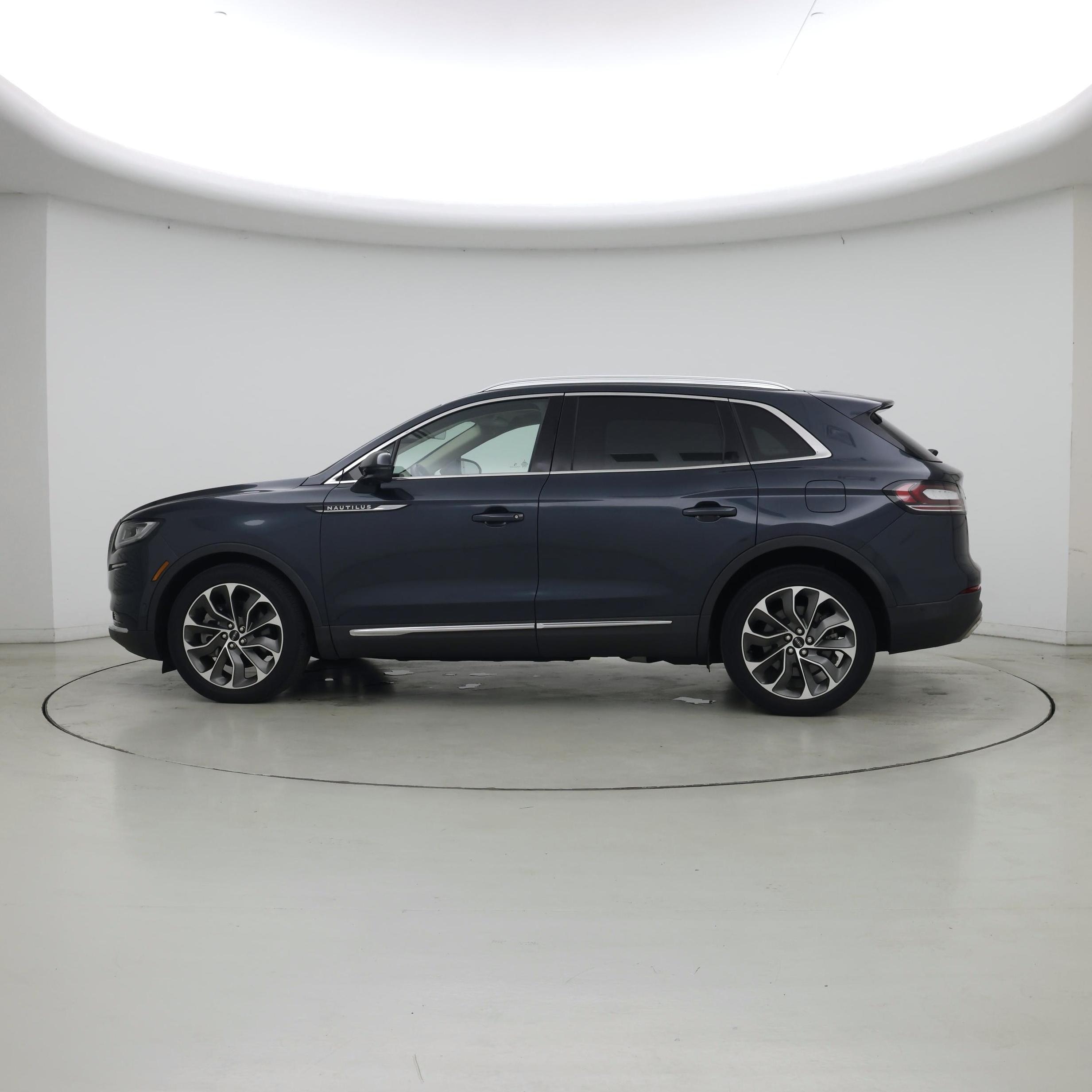 Thumbnail: 2023 Lincoln Nautilus - 3