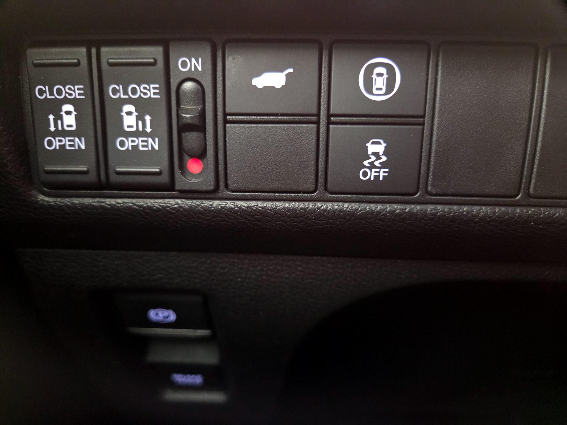 Thumbnail: 2023 Honda Odyssey - 13
