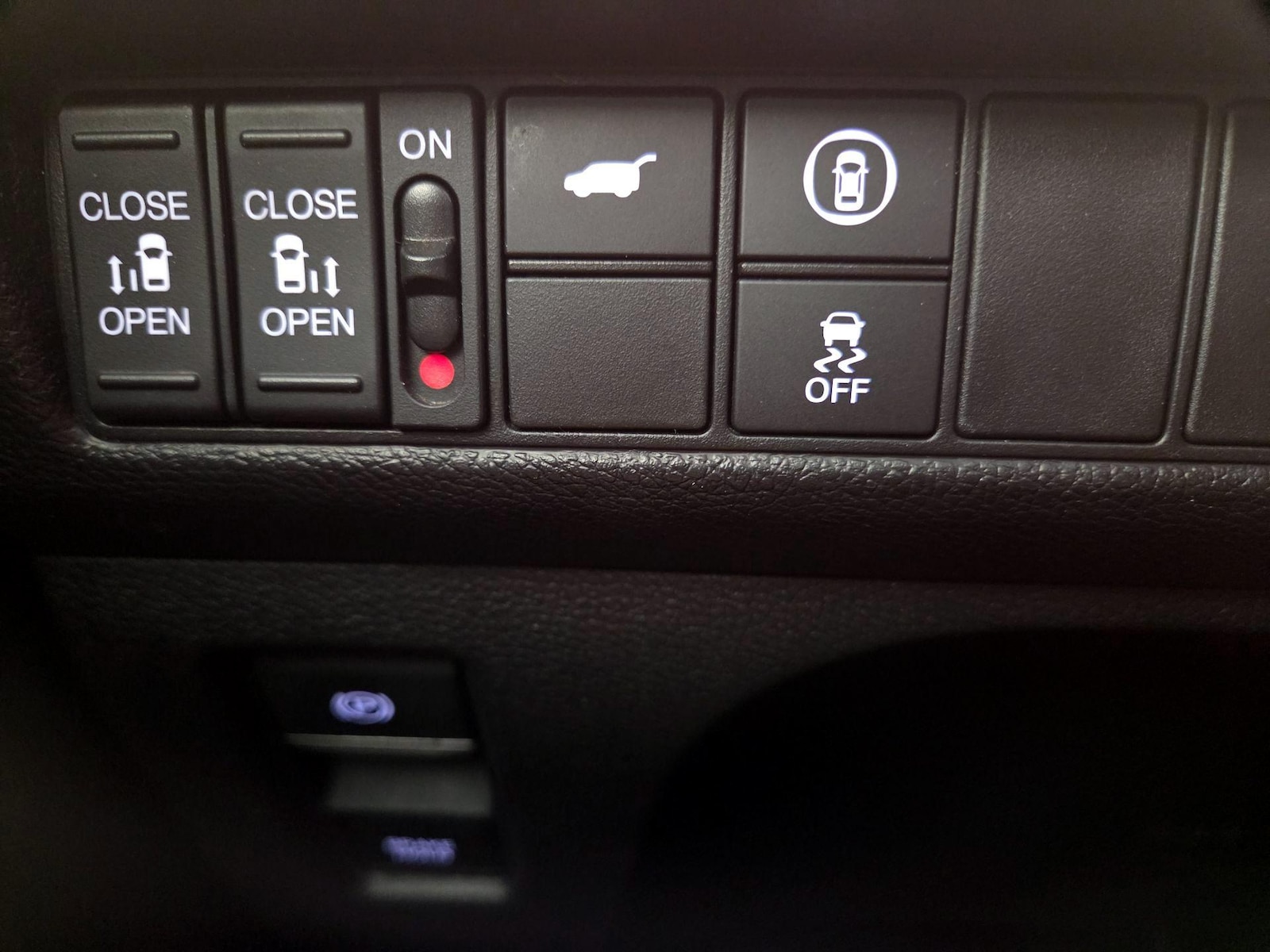 2023 Honda Odyssey EX-L - Photo 14