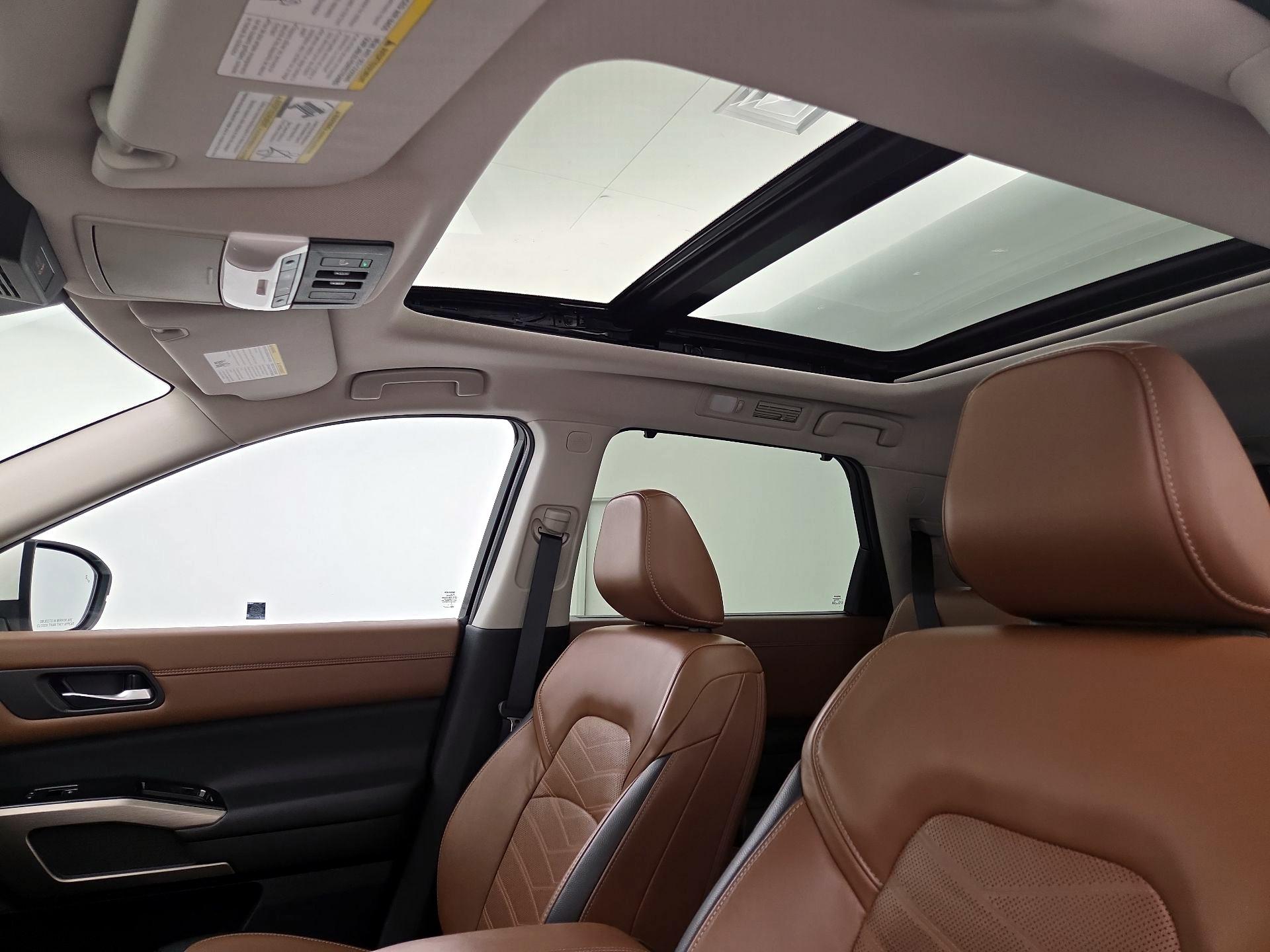 Thumbnail: 2023 Nissan Pathfinder - 20