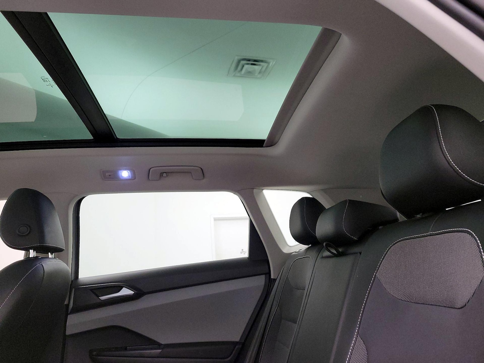 2022 Volkswagen Taos SE - Photo 24