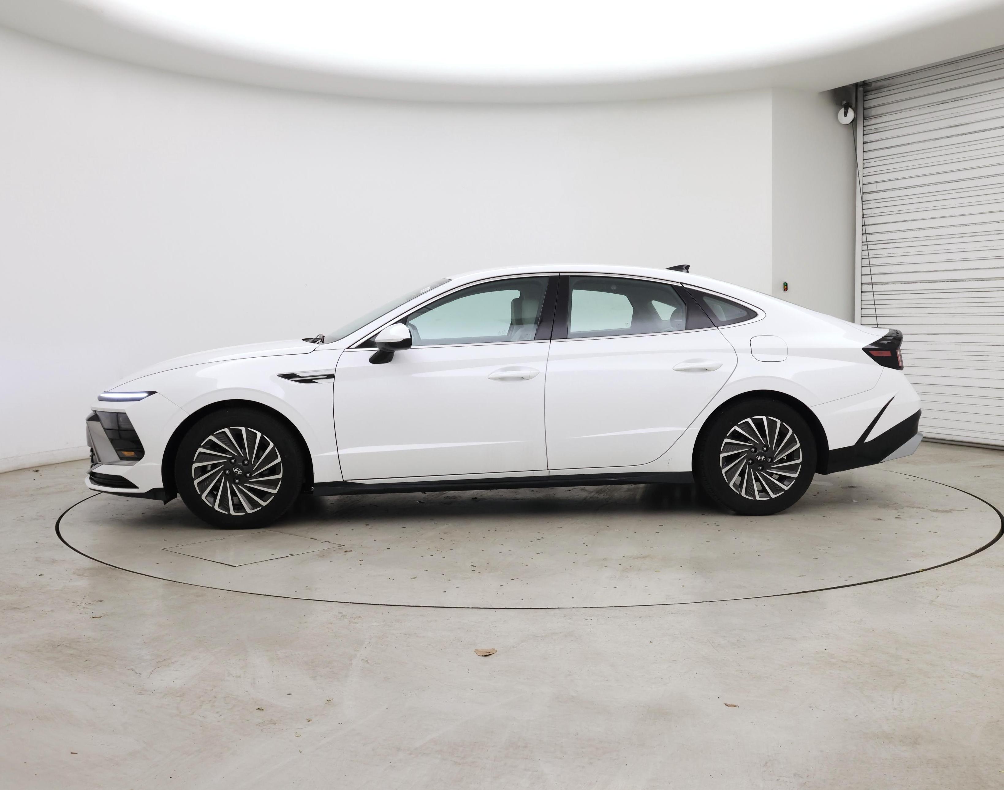 Thumbnail: 2025 Hyundai Sonata - 3