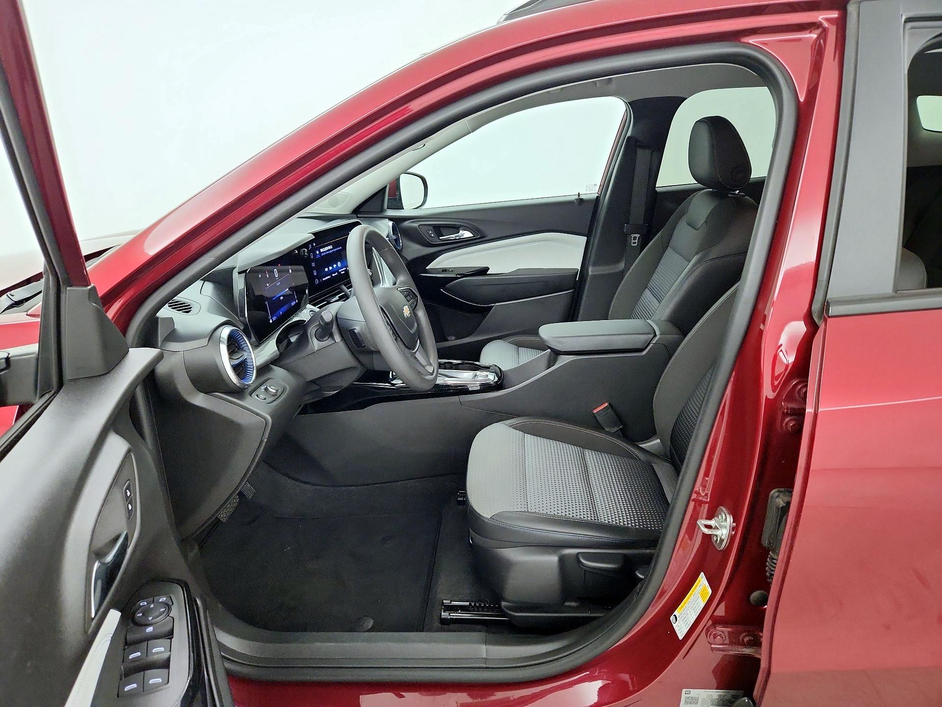 Thumbnail: 2025 Chevrolet Trax - 11