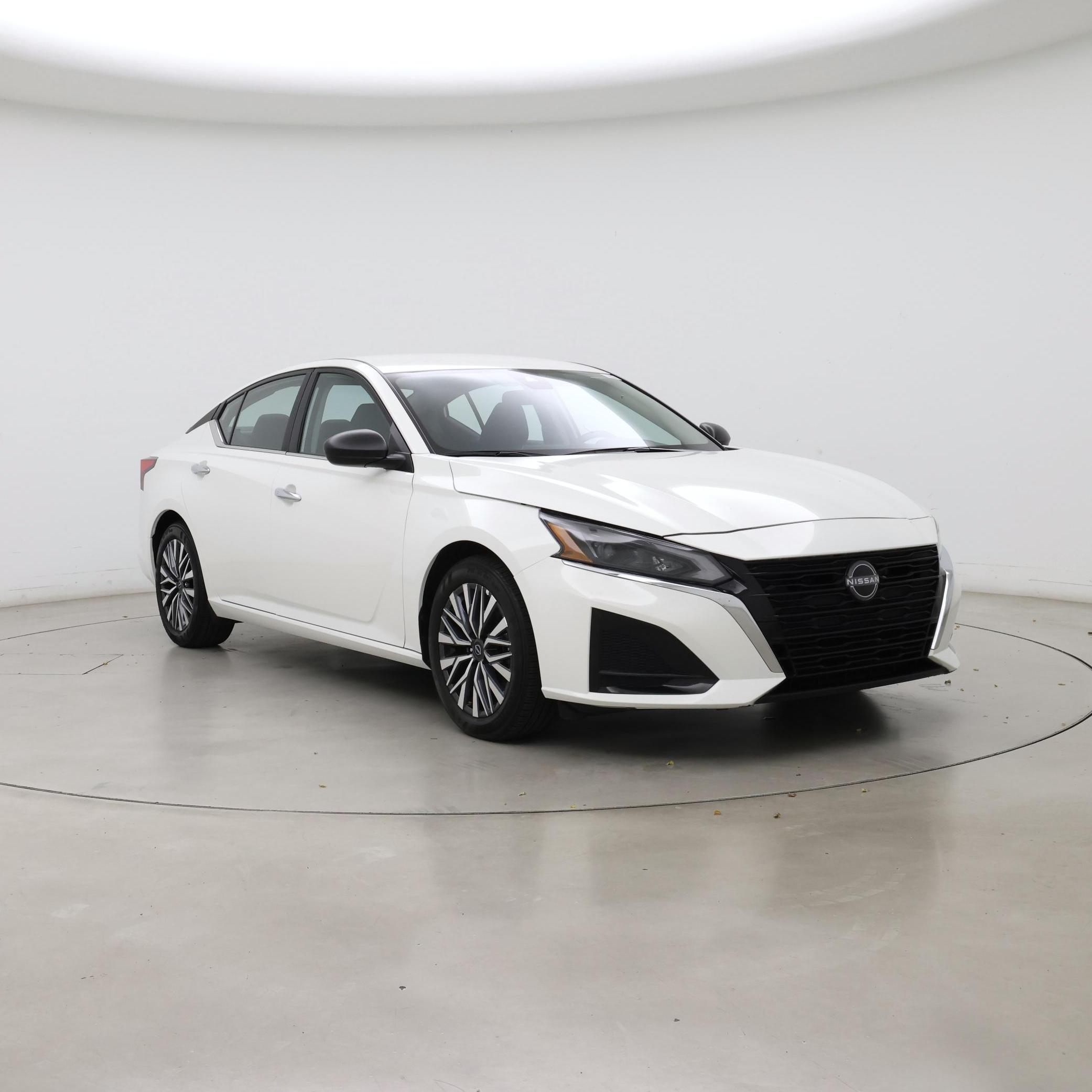 White 2025 Nissan Altima Sedan Front-Wheel Drive Automatic