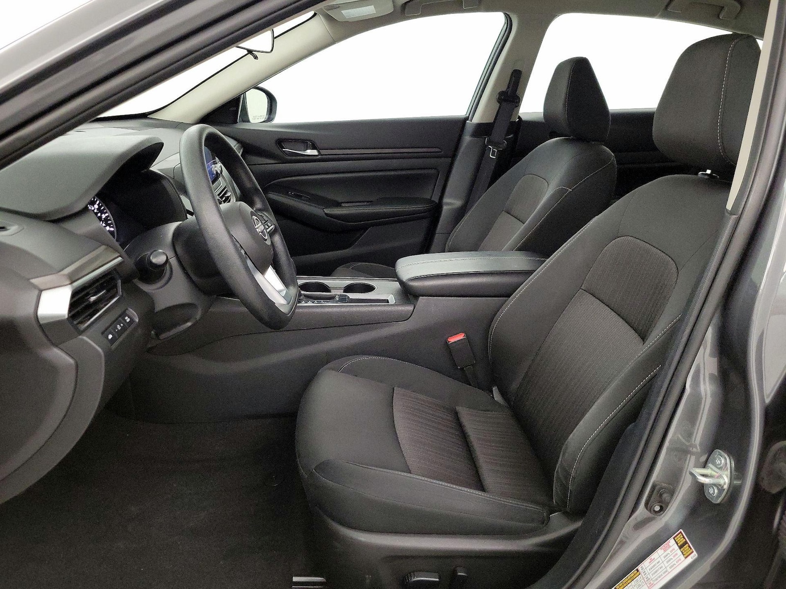 2025 Nissan Altima SV - Photo 12