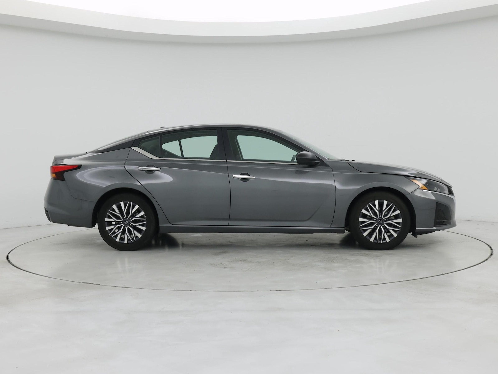 2025 Nissan Altima SV - Photo 8