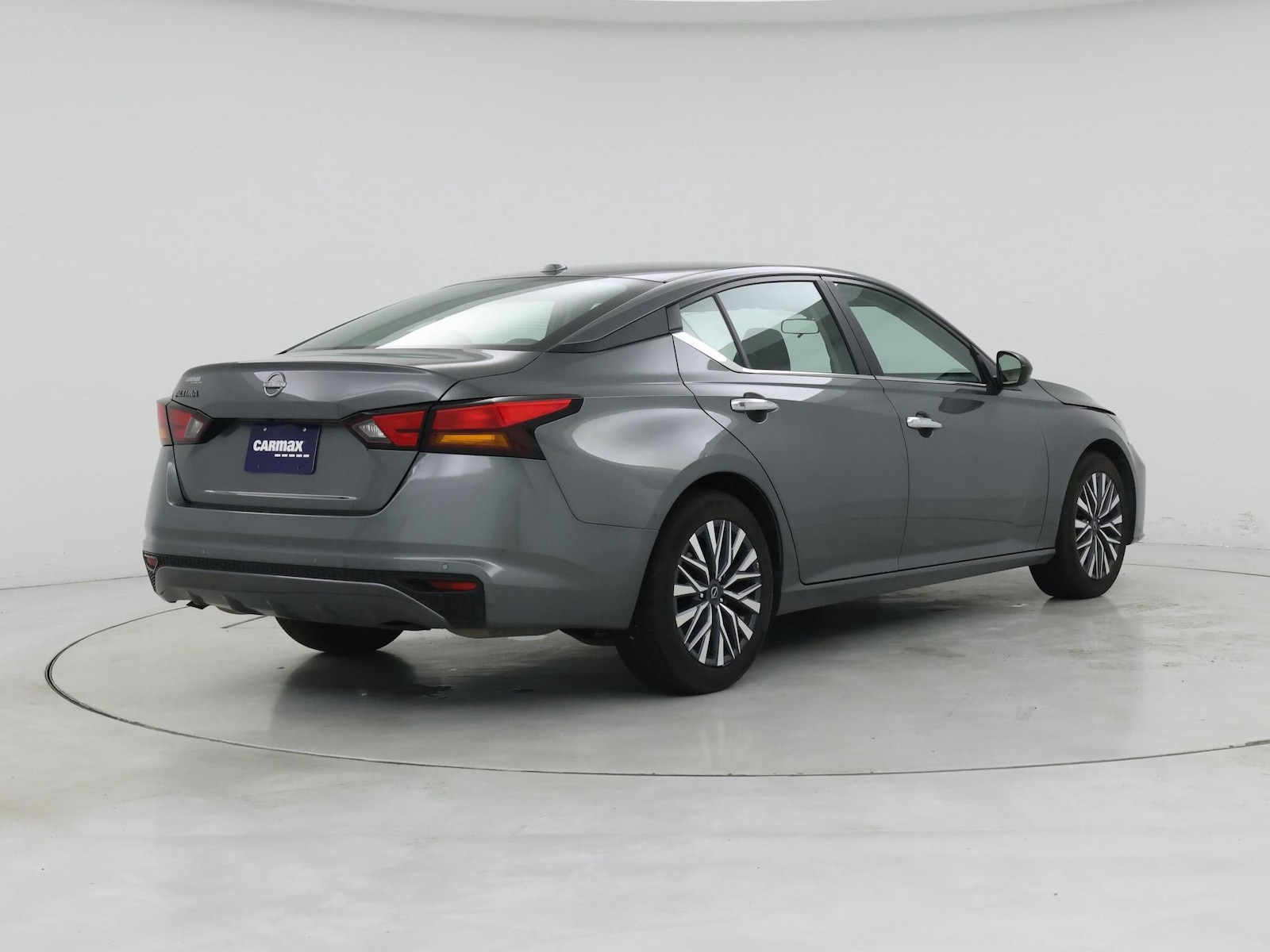 2025 Nissan Altima SV - Photo 9