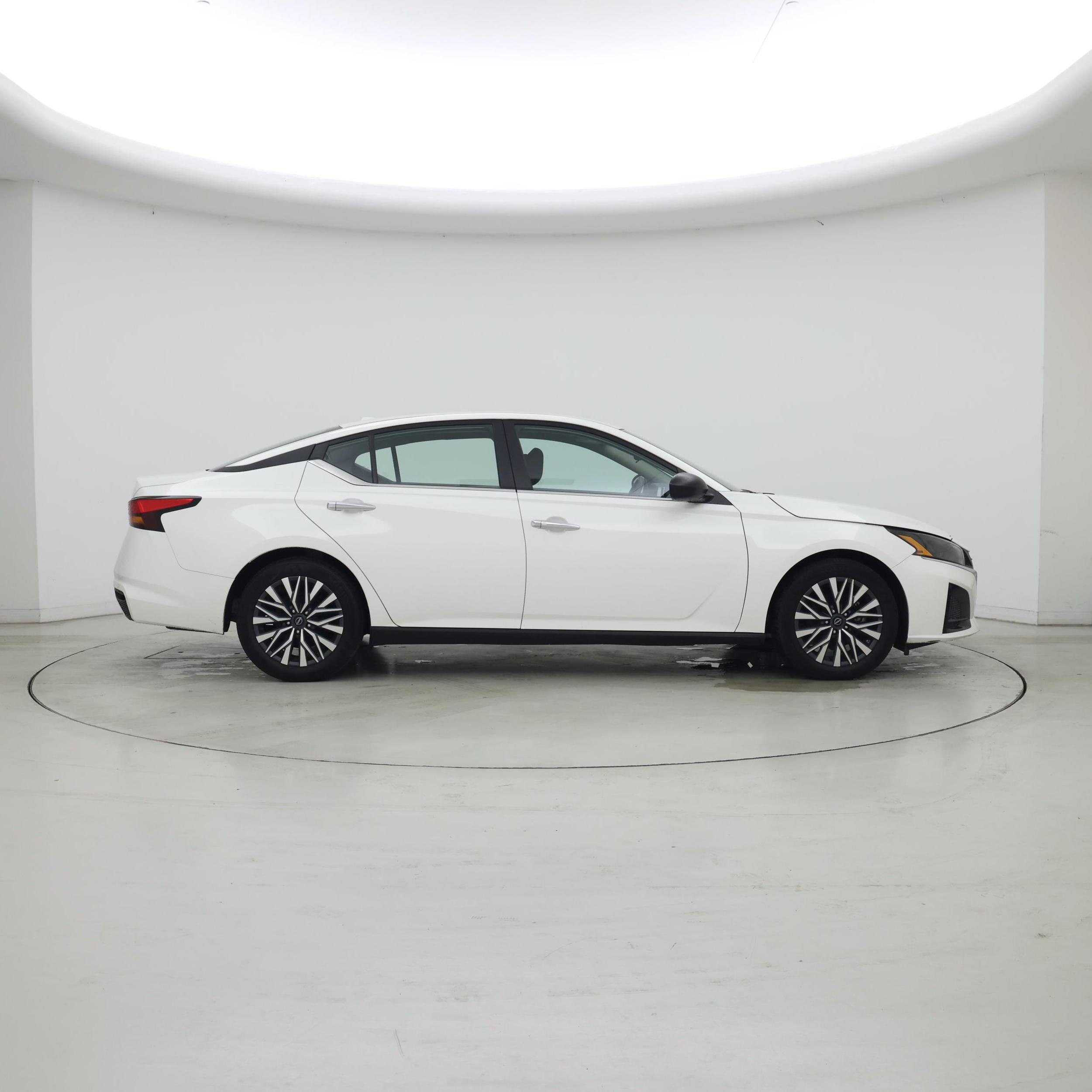 Thumbnail: 2025 Nissan Altima - 7