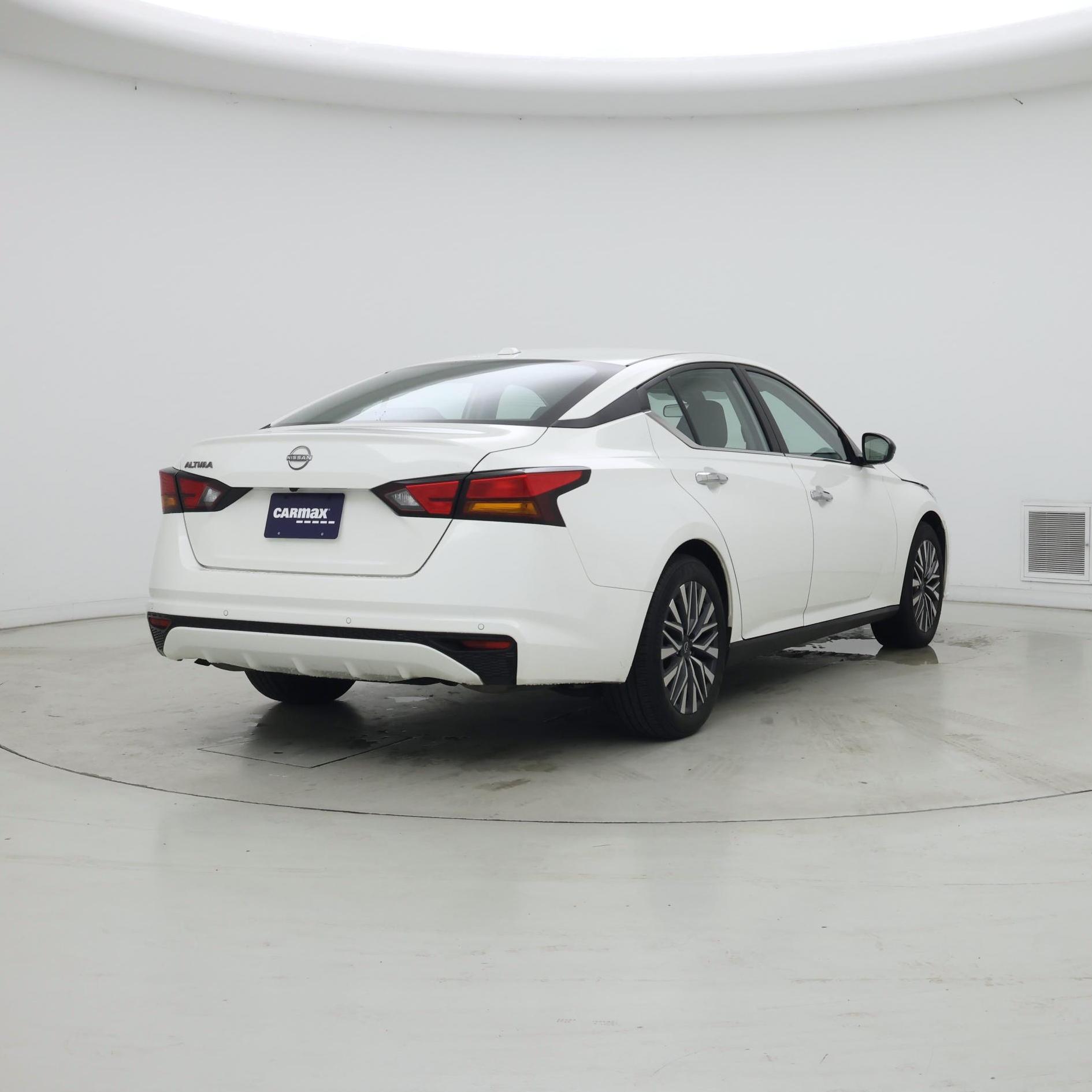 Thumbnail: 2025 Nissan Altima - 8