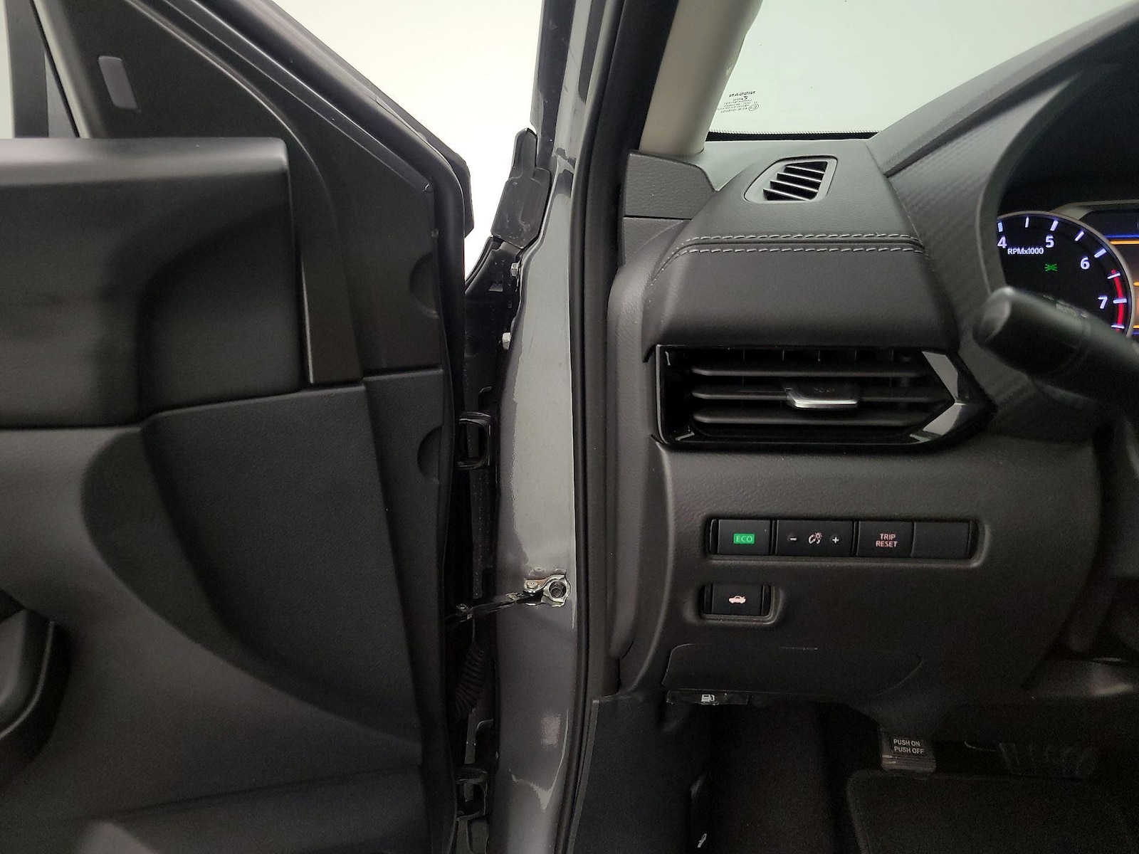 2025 Nissan Sentra SV - Photo 14