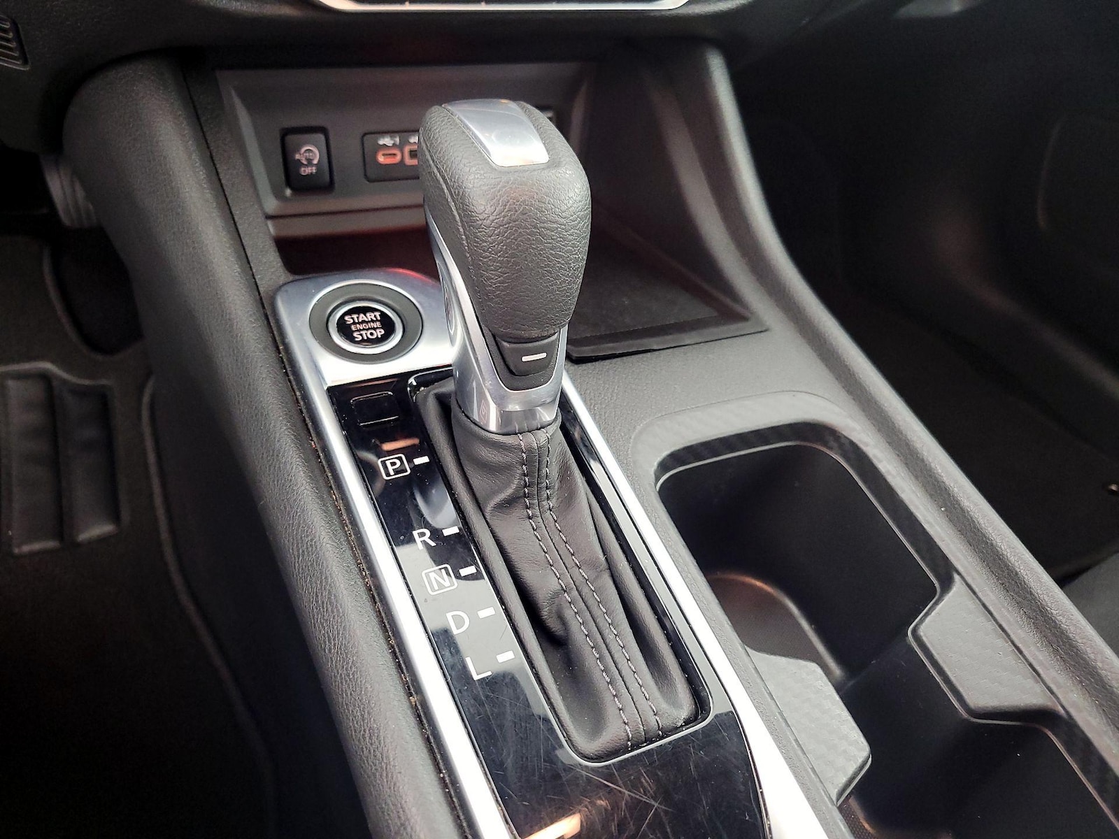 2025 Nissan Sentra SV - Photo 18