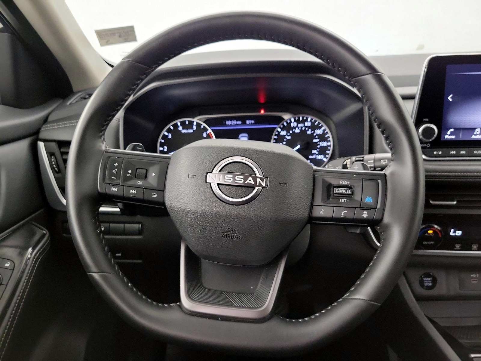 2025 Nissan Rogue SV - Photo 11