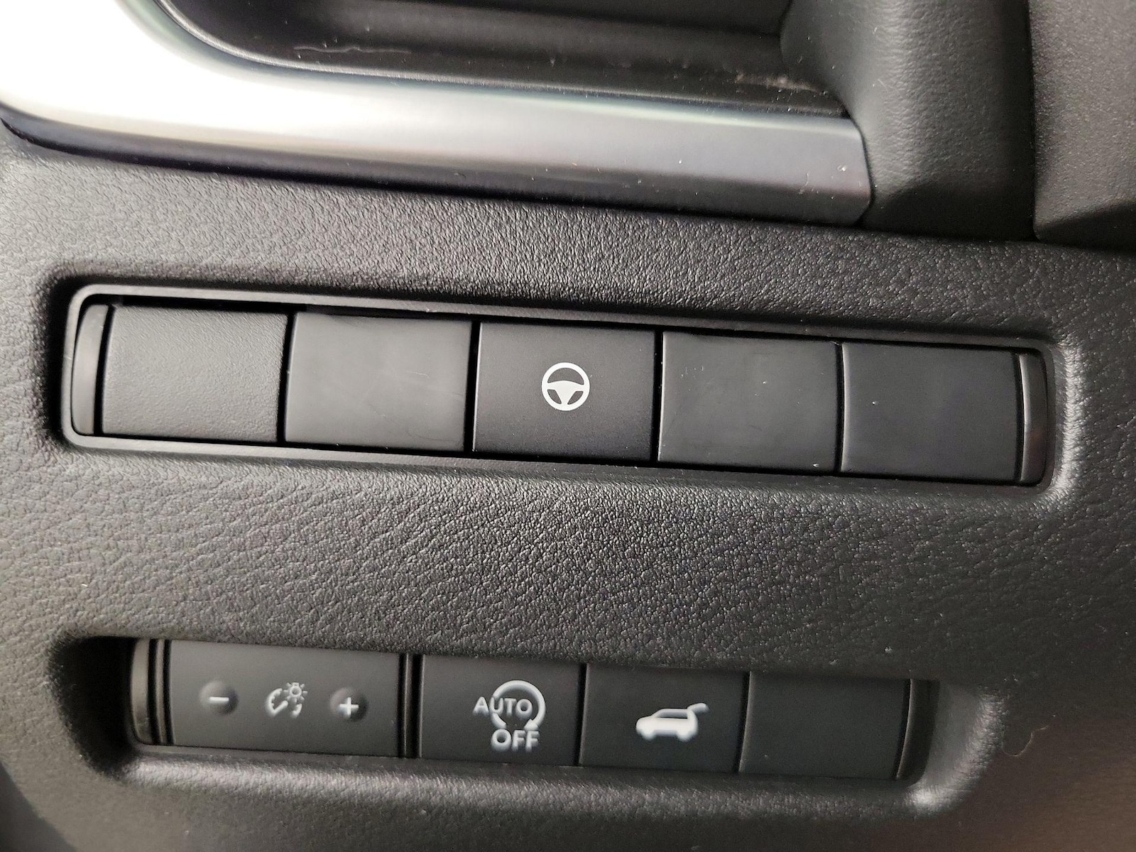 2025 Nissan Rogue SV - Photo 14