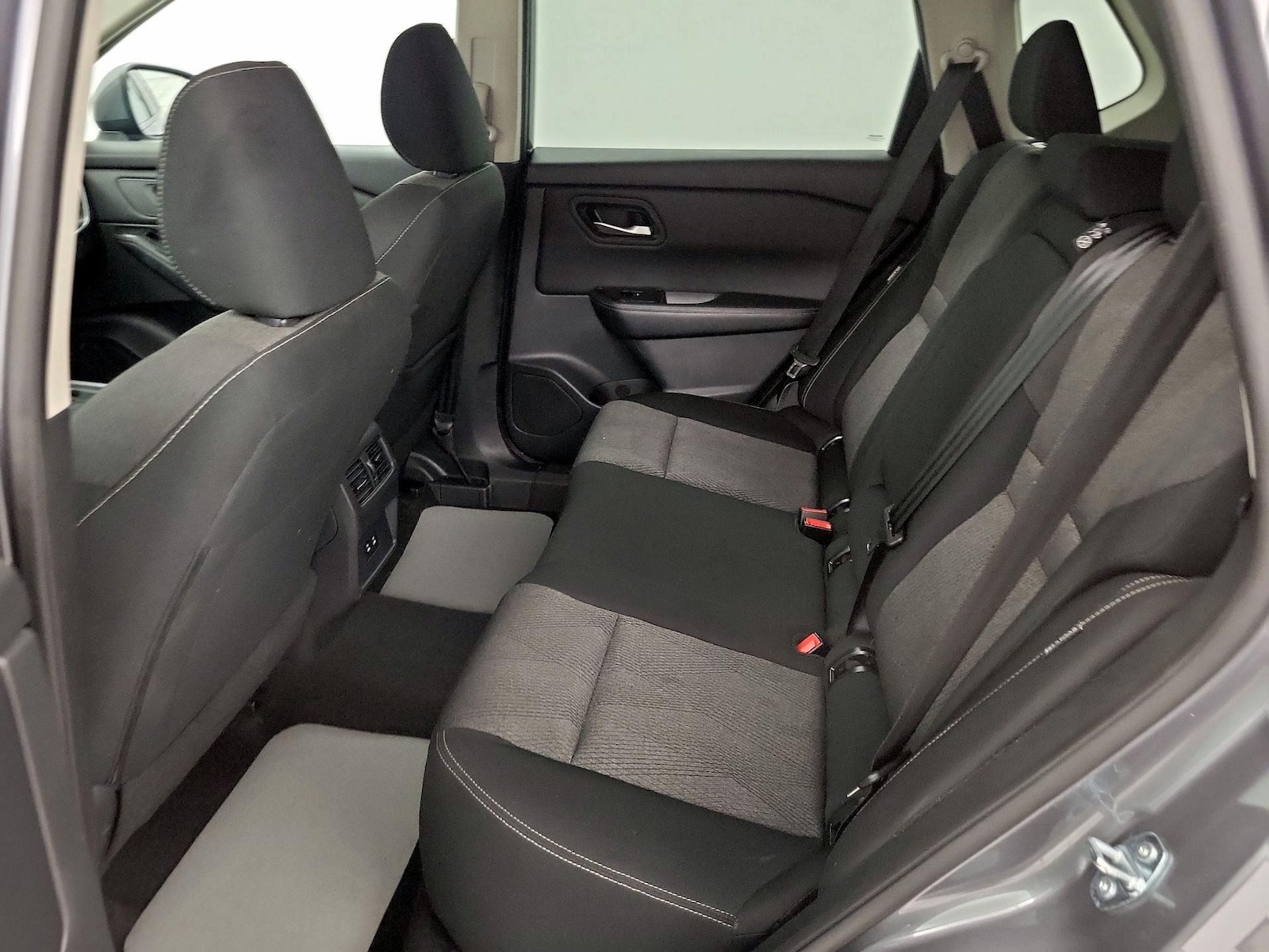 2025 Nissan Rogue SV - Photo 20