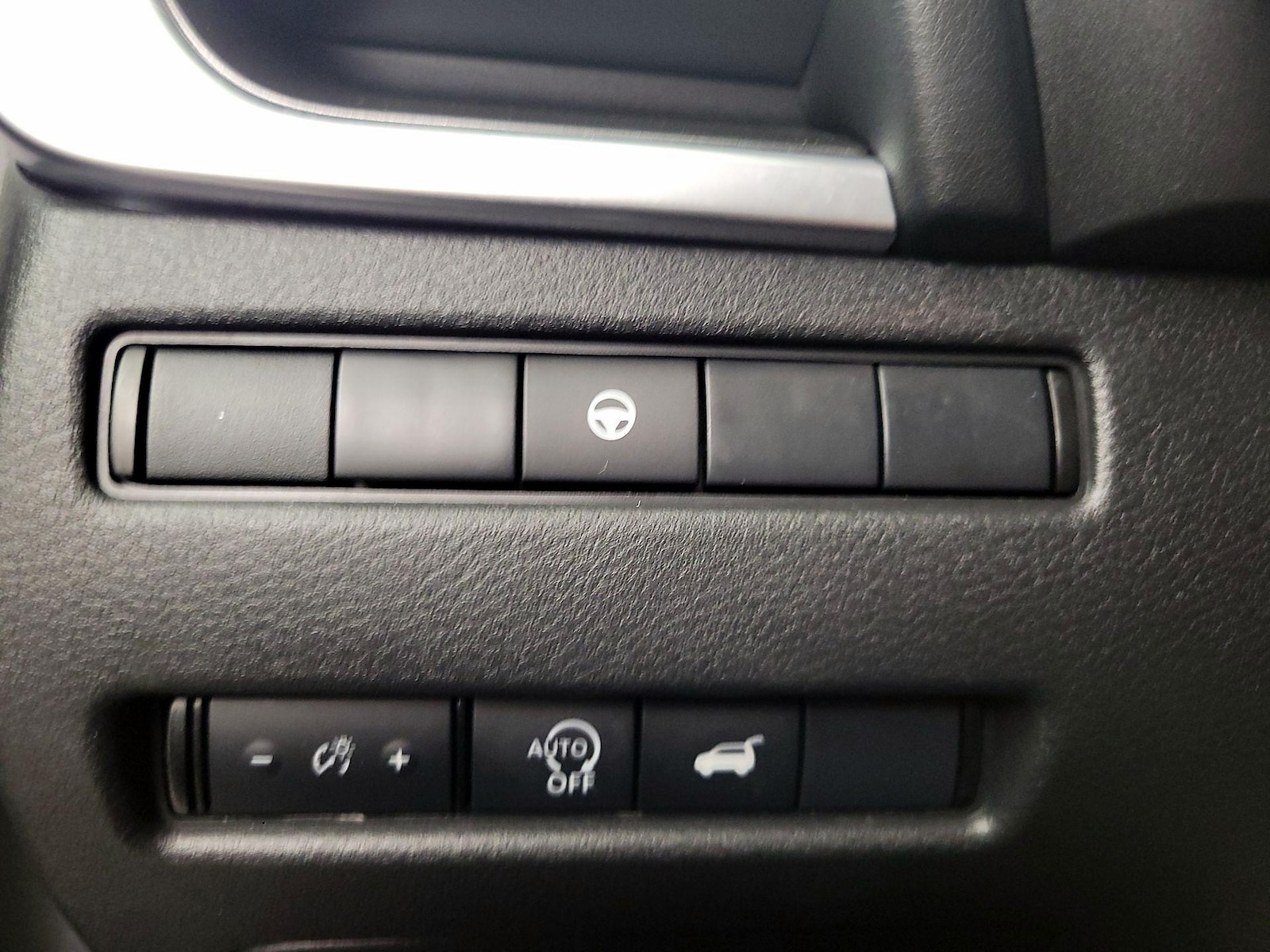 2025 Nissan Rogue SV - Photo 14