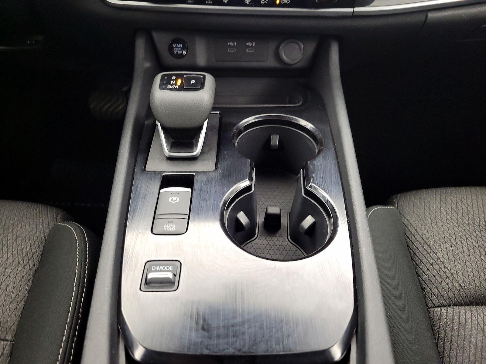 2025 Nissan Rogue SV - Photo 18